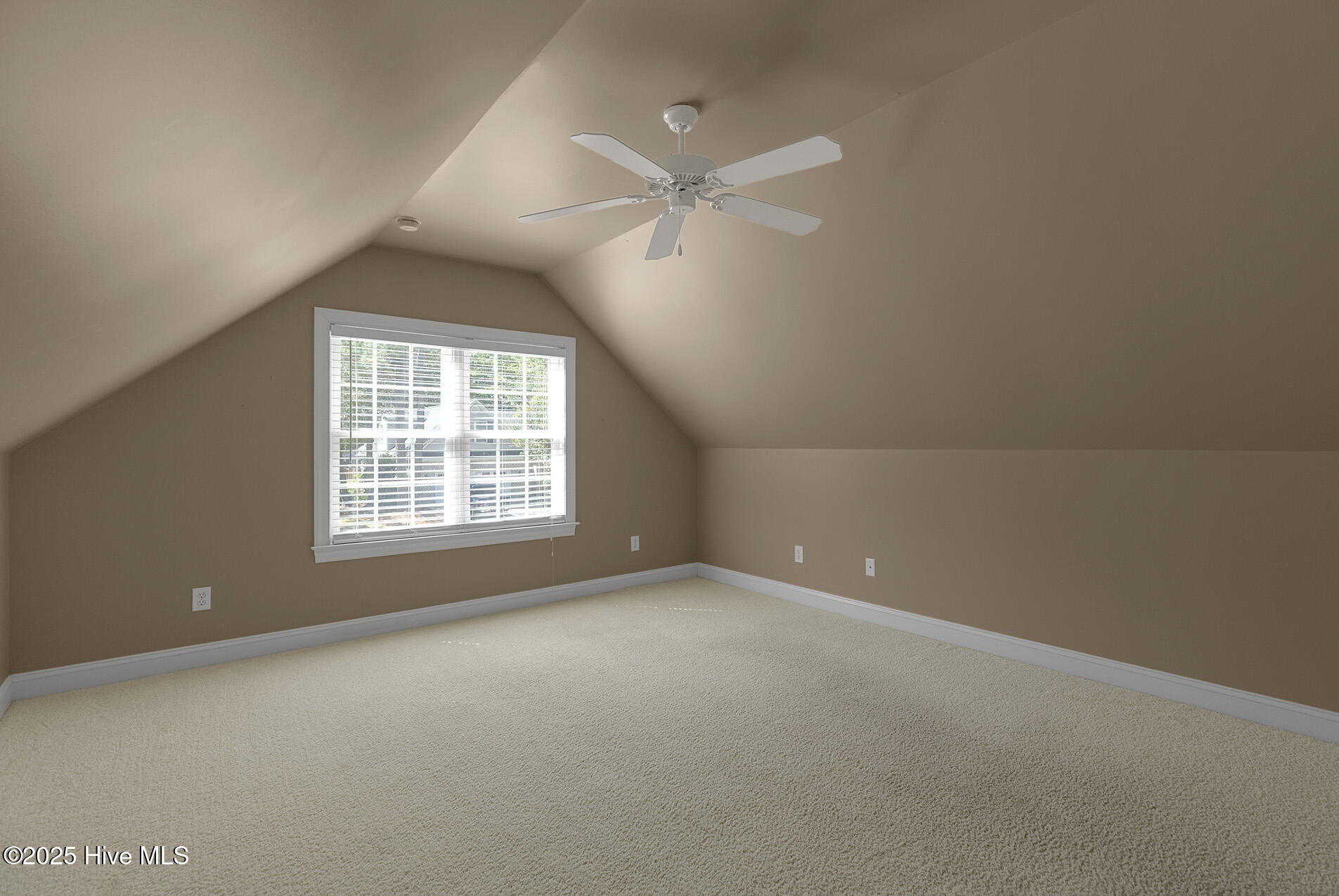 8904 Plantation Landing Drive Property Photo 39