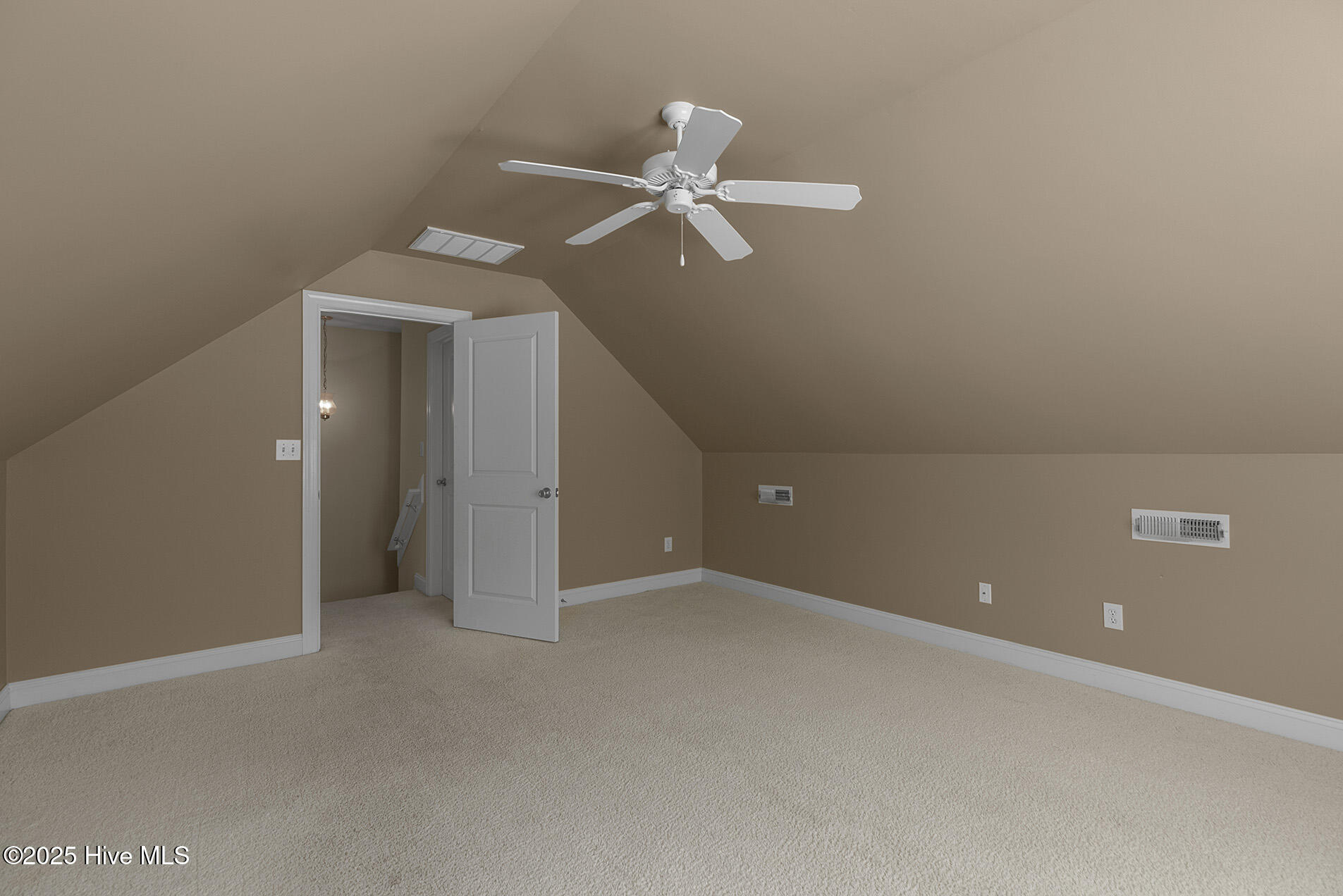 8904 Plantation Landing Drive Property Photo 40