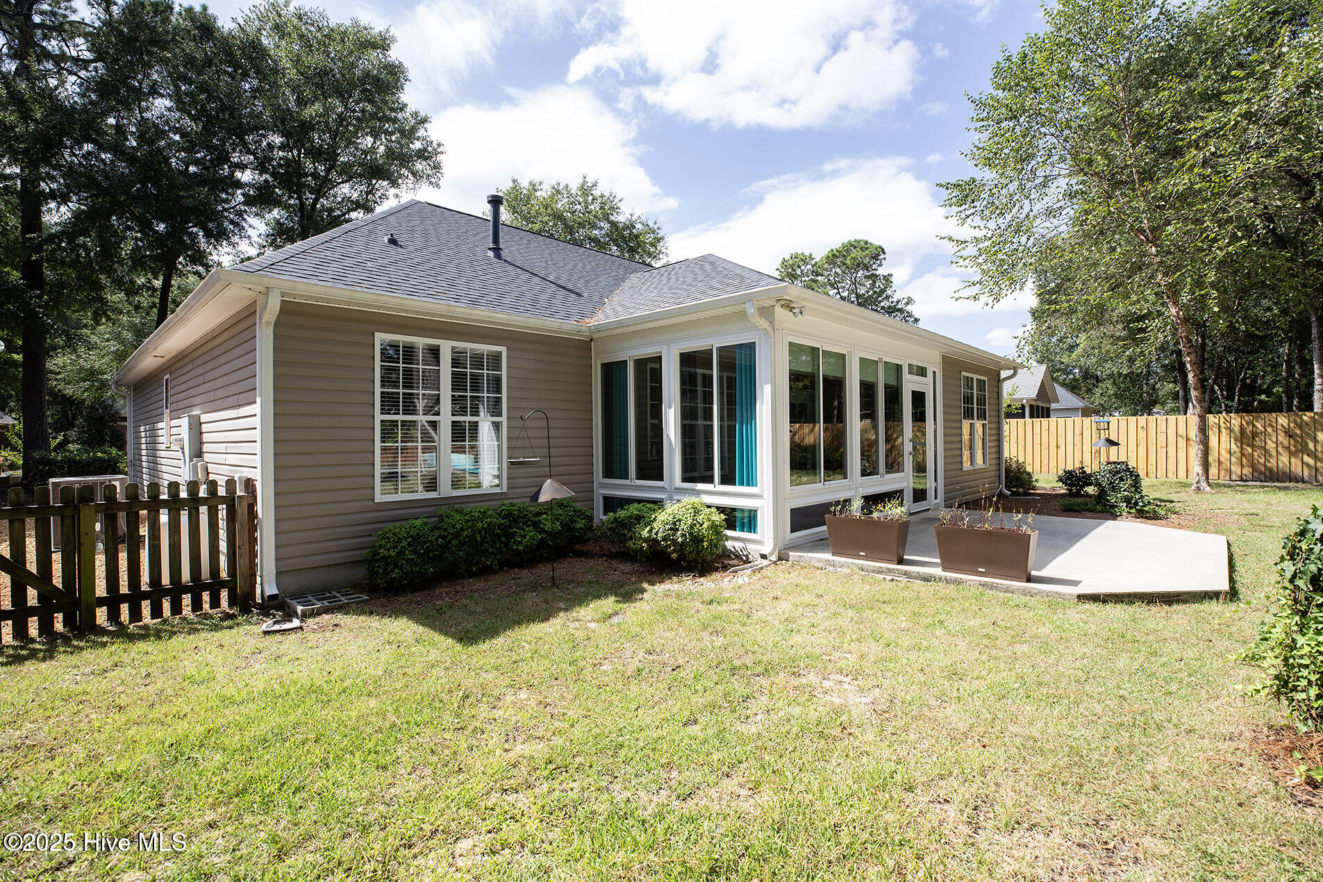 8904 Plantation Landing Drive Property Photo 44