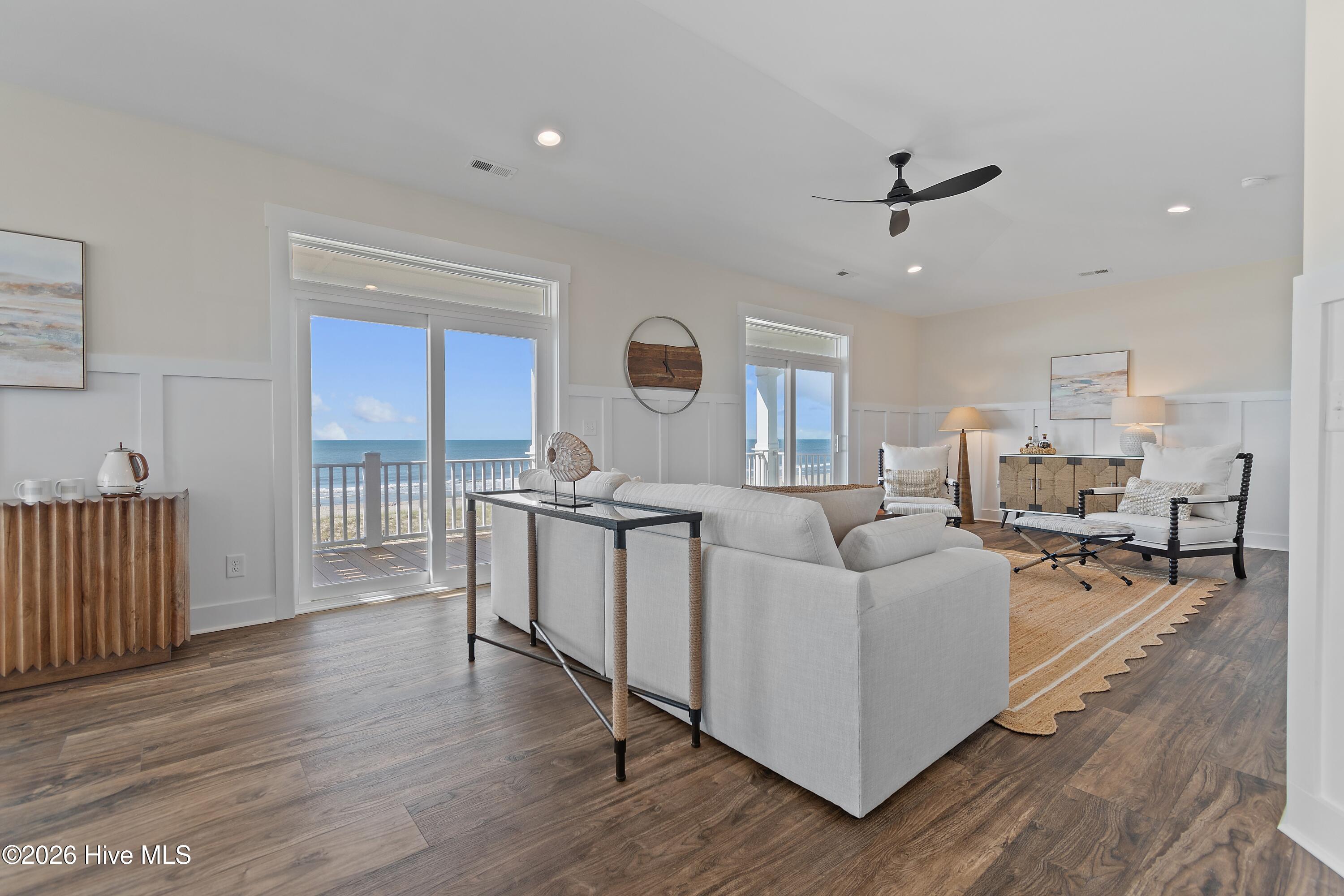 105 Ocean Boulevard W Property Photo 3