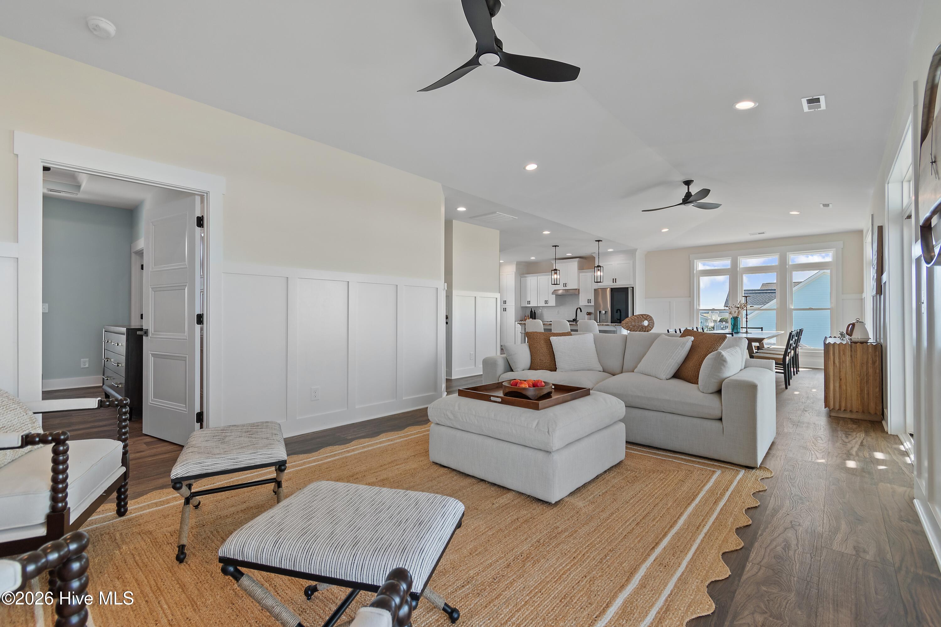105 Ocean Boulevard W Property Photo 6