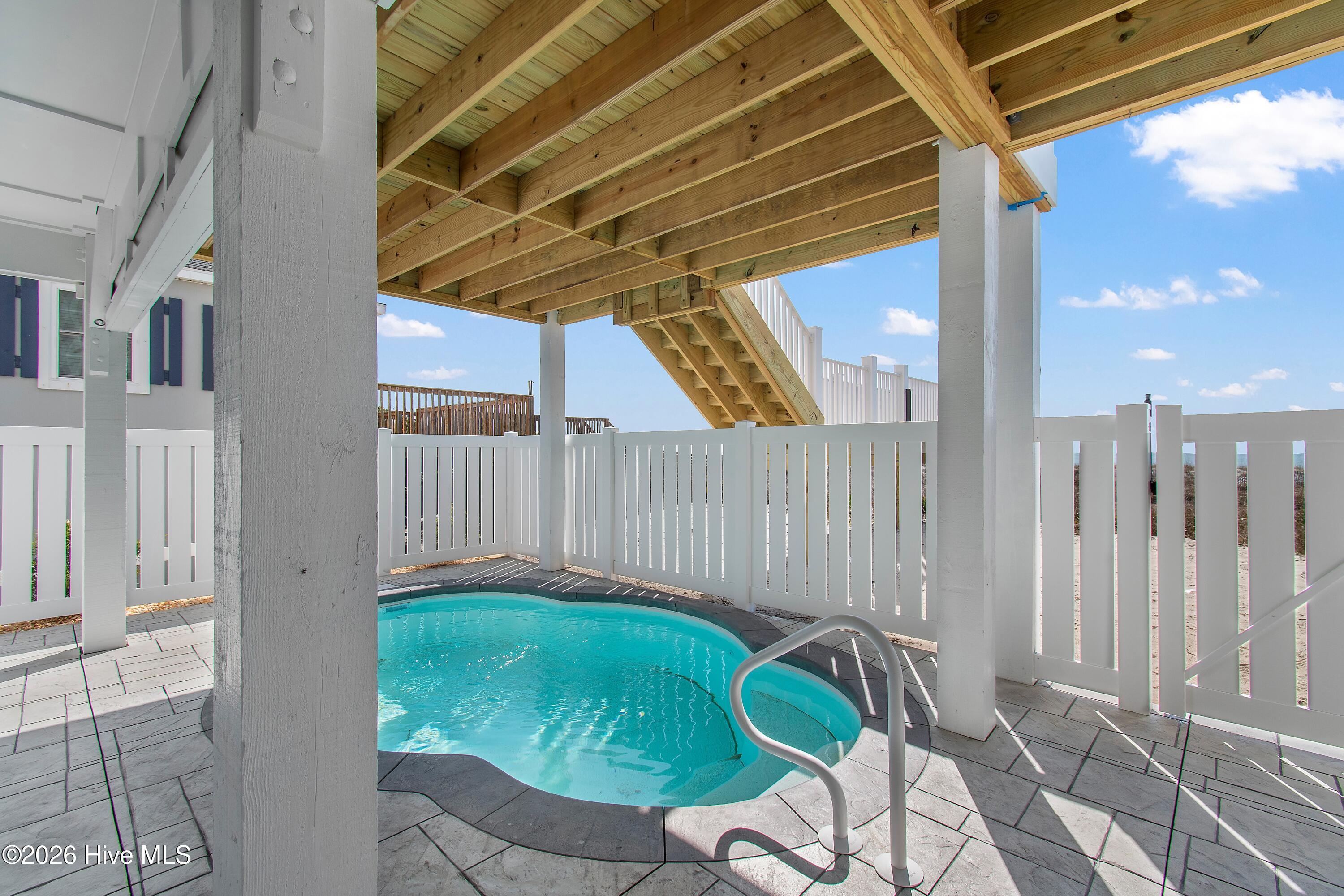 105 Ocean Boulevard W Property Photo 8