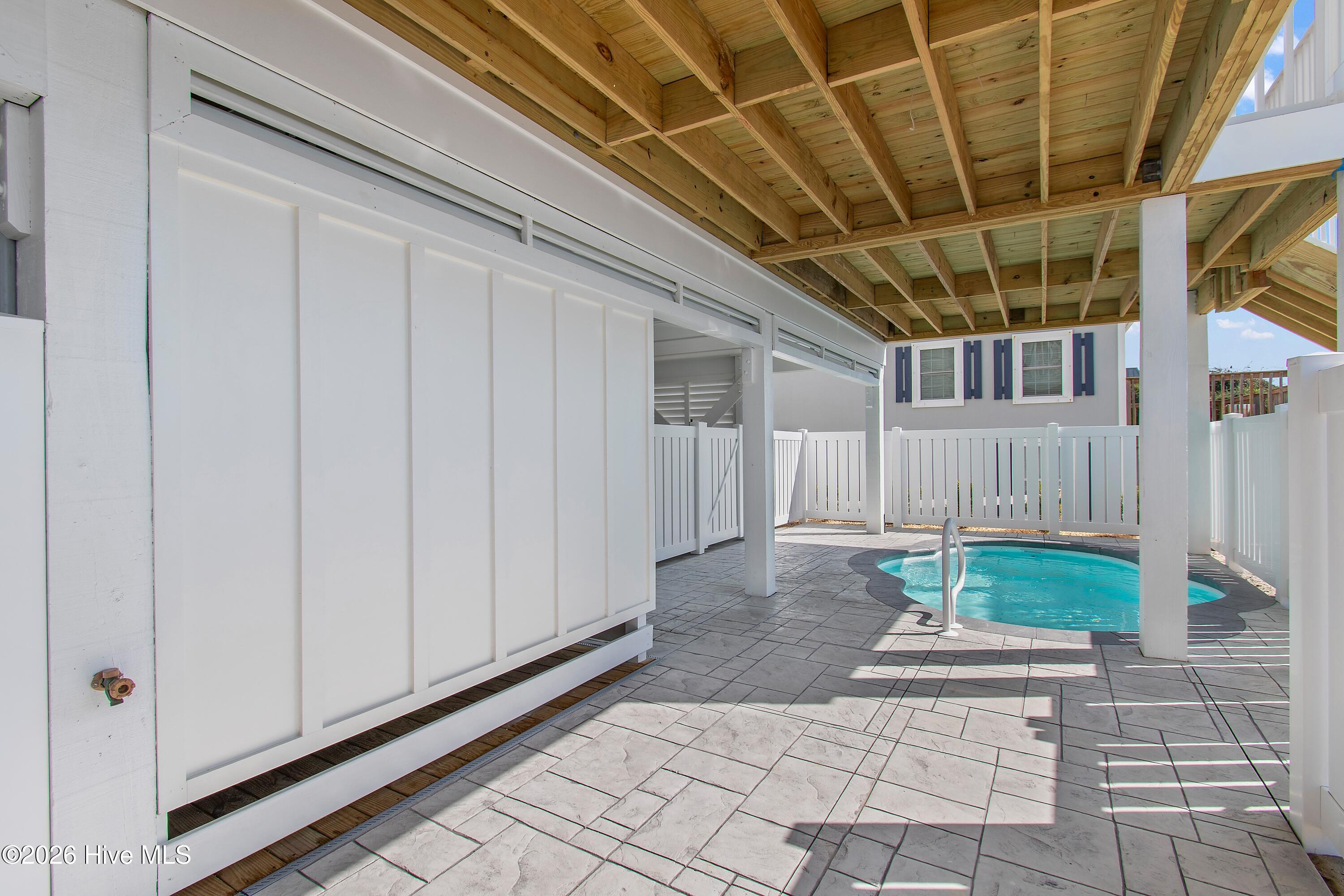 105 Ocean Boulevard W Property Photo 9