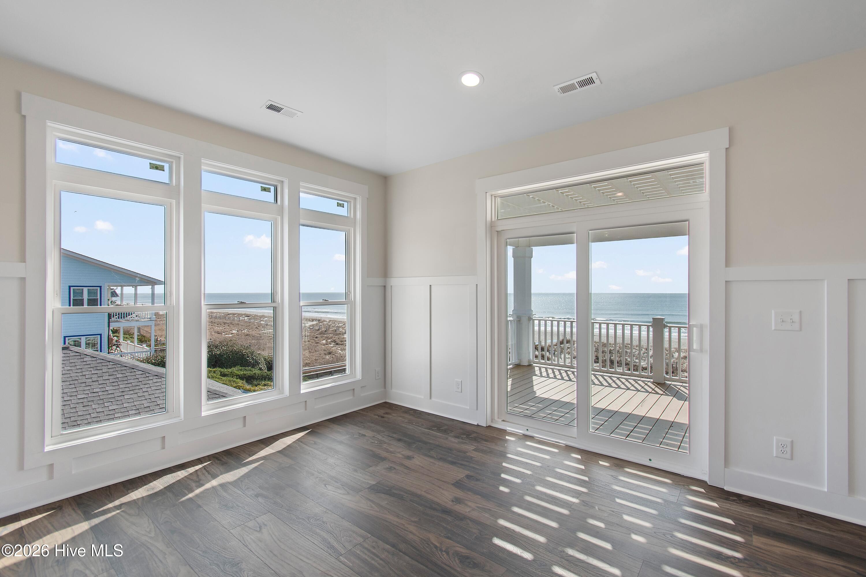105 Ocean Boulevard W Property Photo 12