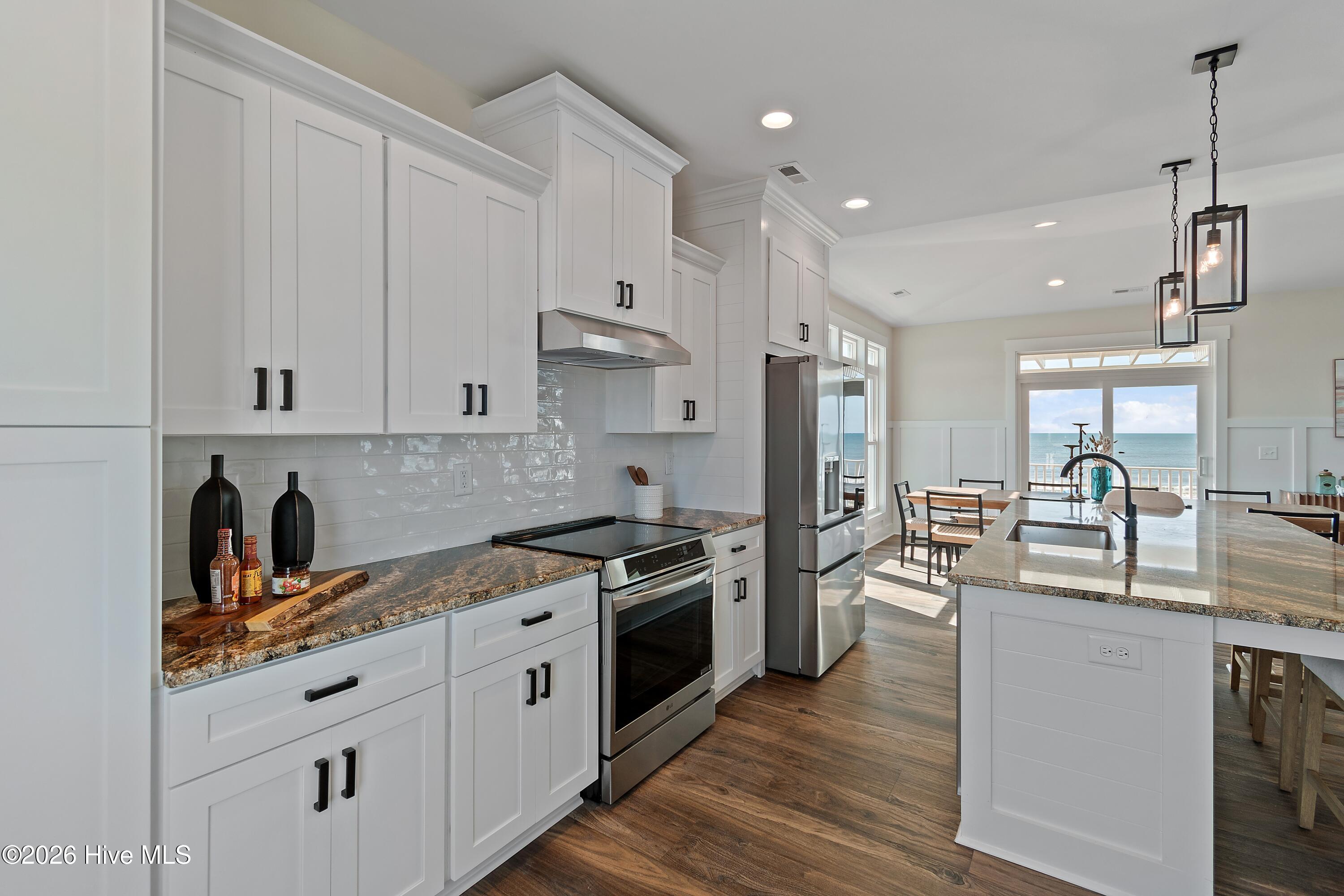 105 Ocean Boulevard W Property Photo 12