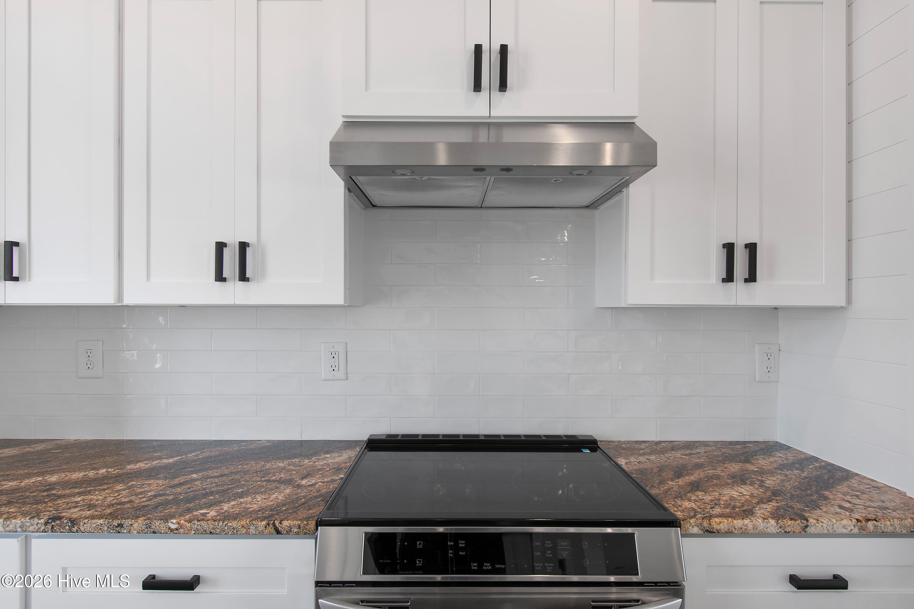 105 Ocean Boulevard W Property Photo 18