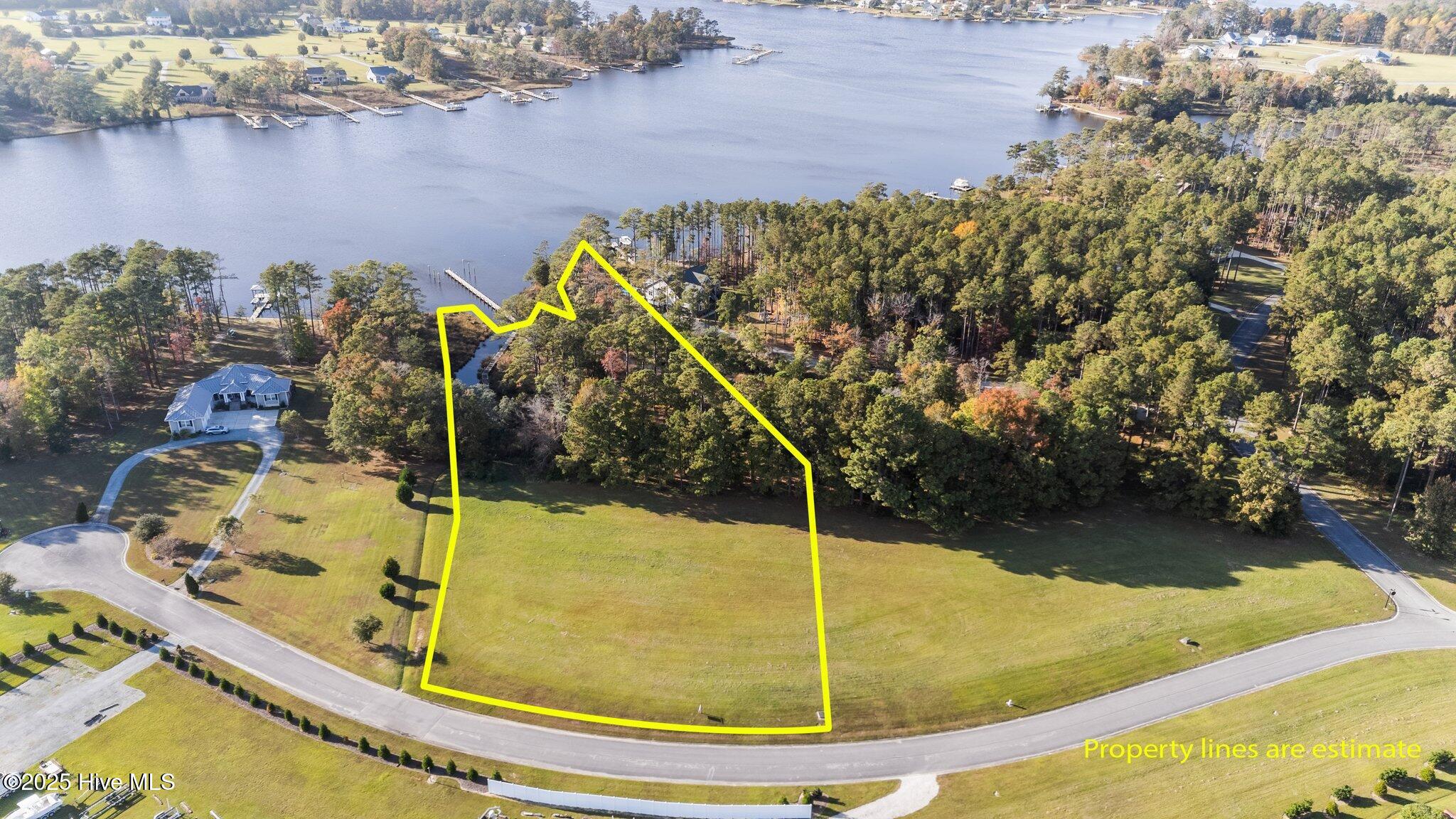 572 Dawson Creek Boulevard Property Photo 1