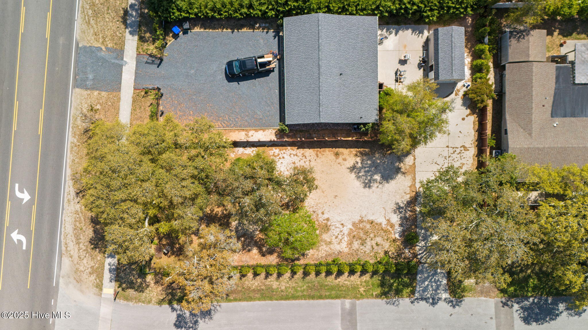 4401 E Oak Island Drive Property Photo 2