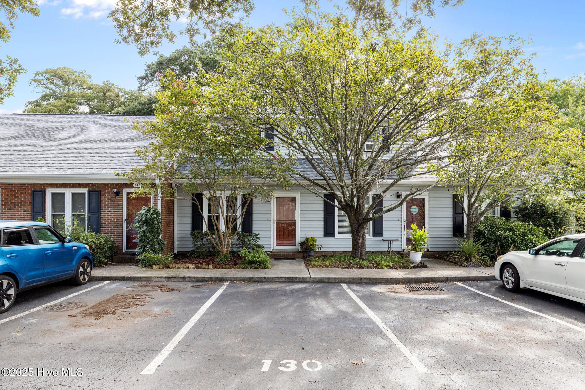 3200 Crystal Oaks Lane Property Photo 1