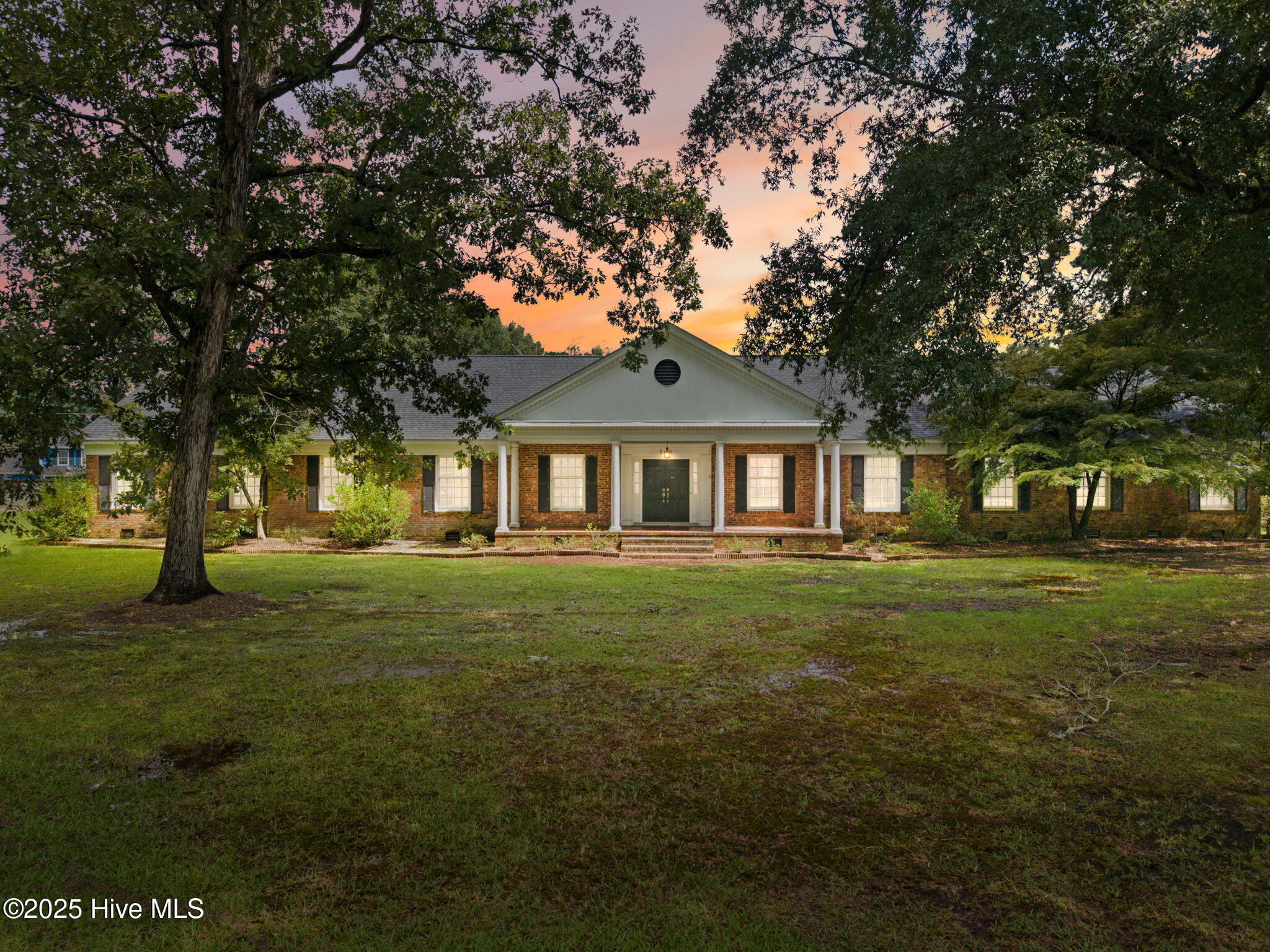 518 Edgewood Circle Property Photo 1
