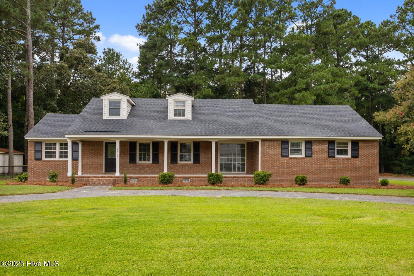 3763 Robinson Street Property Photo 1