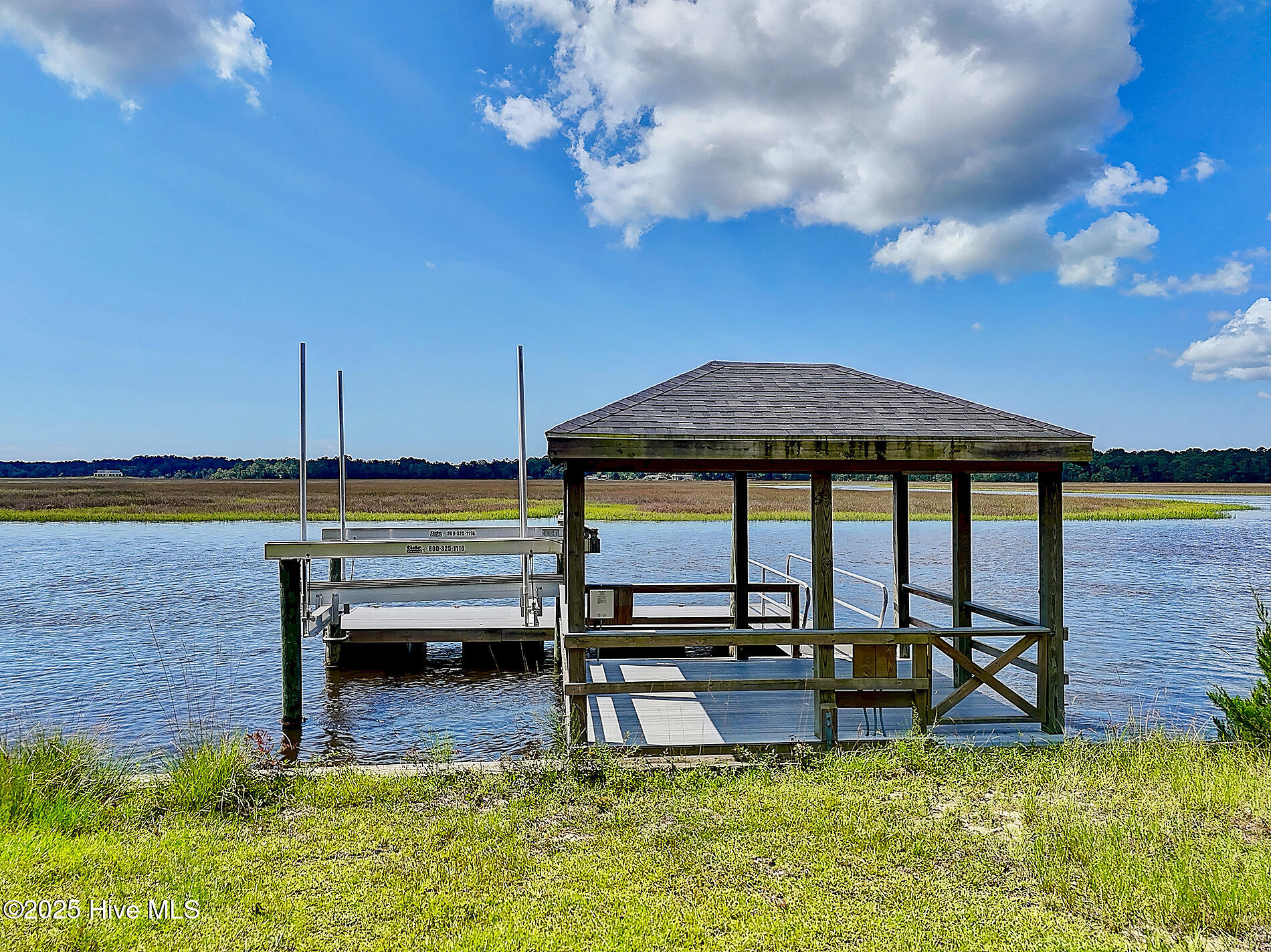 464 Herring Gull Court Property Photo 6