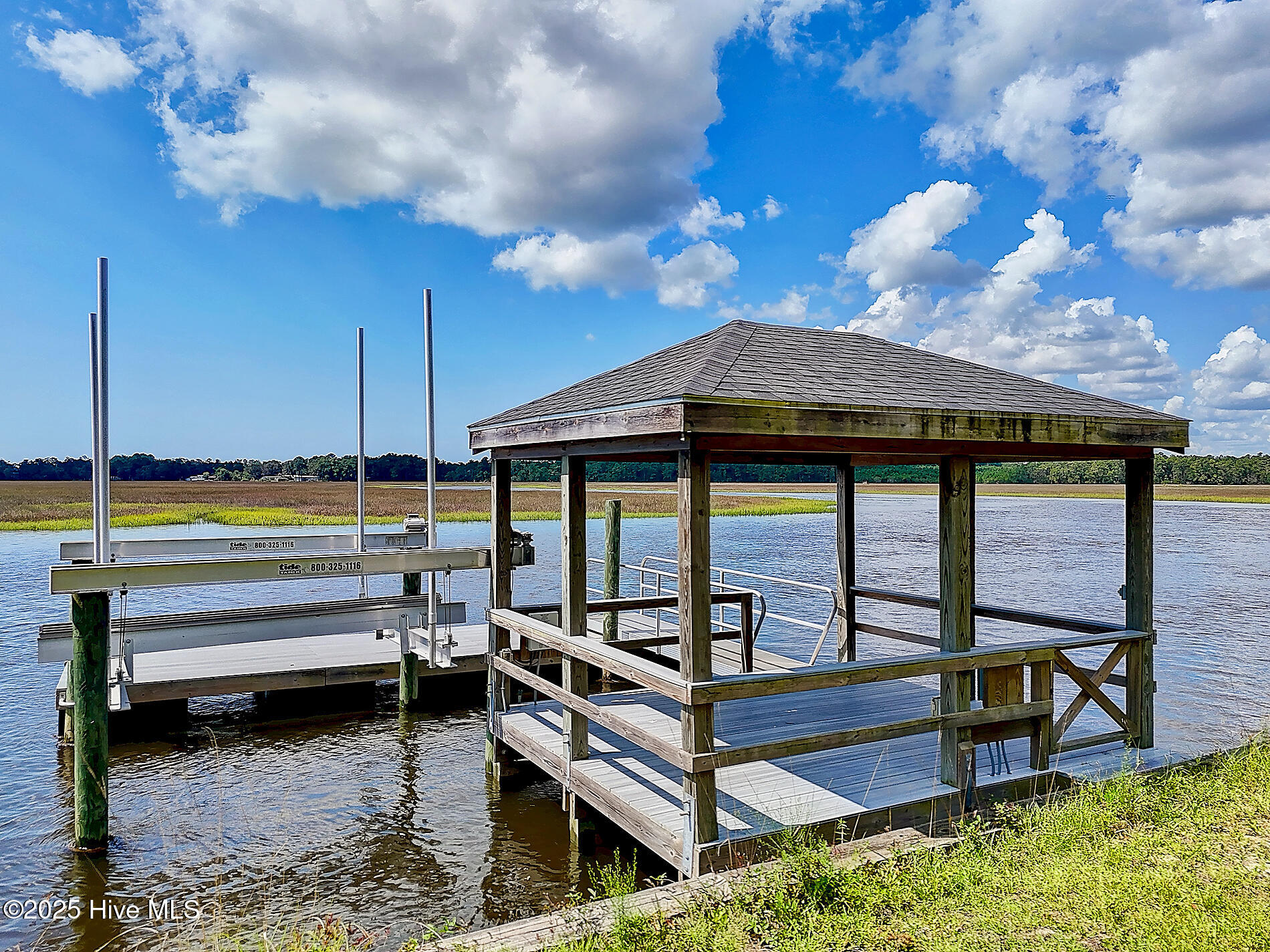 464 Herring Gull Court Property Photo 7