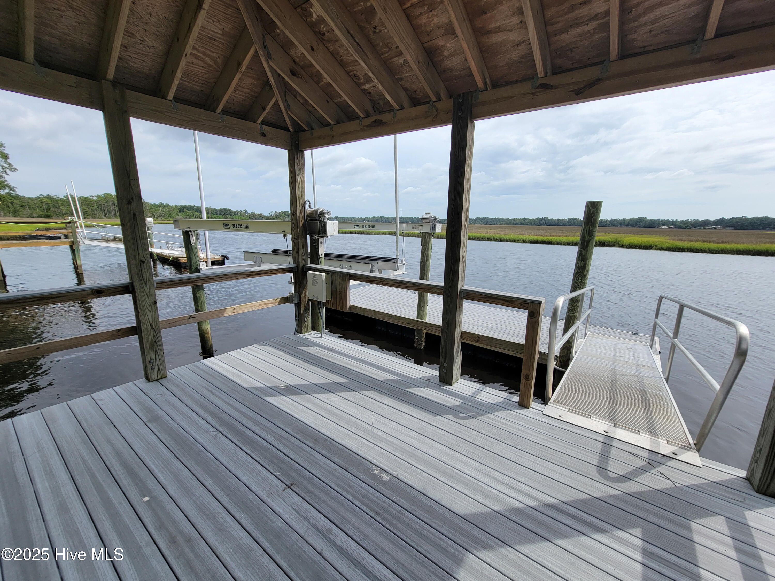 464 Herring Gull Court Property Photo 8
