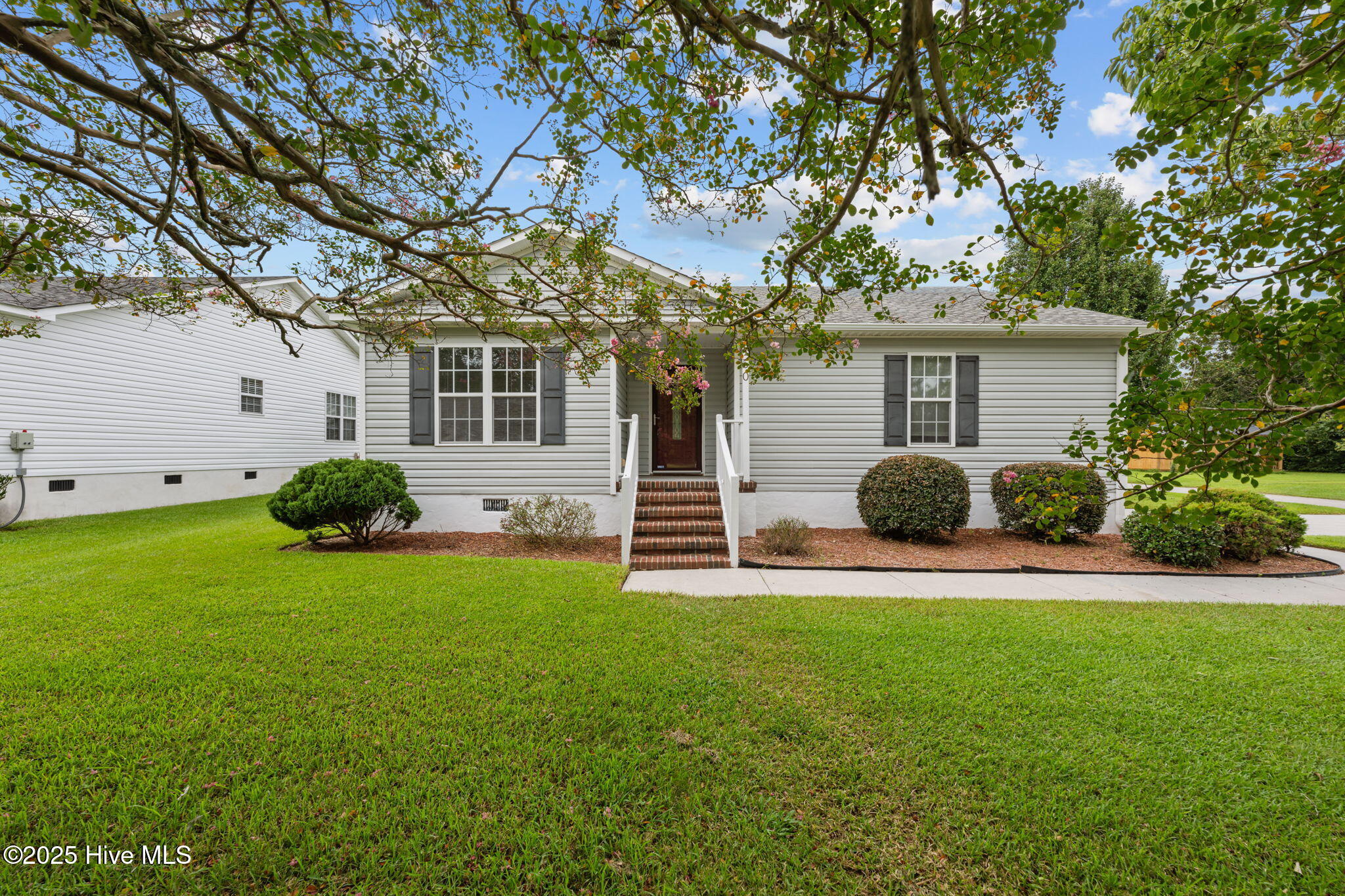 150 Howard Boulevard Property Photo 1