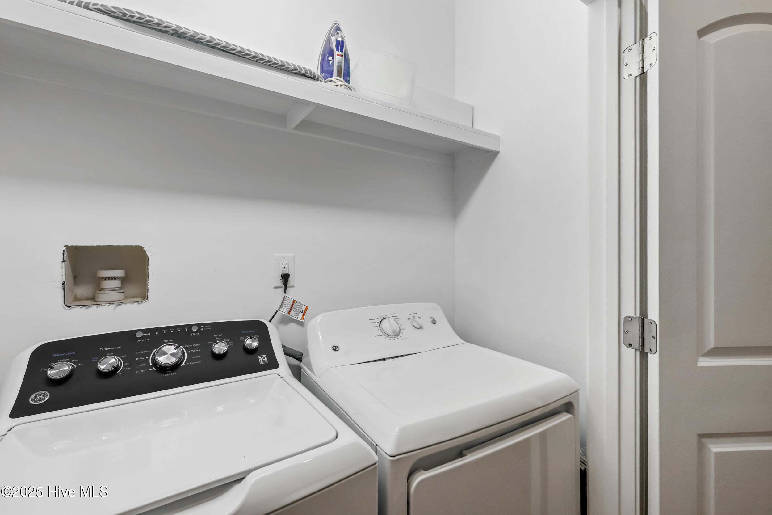 827 Colonial Drive Property Photo 23