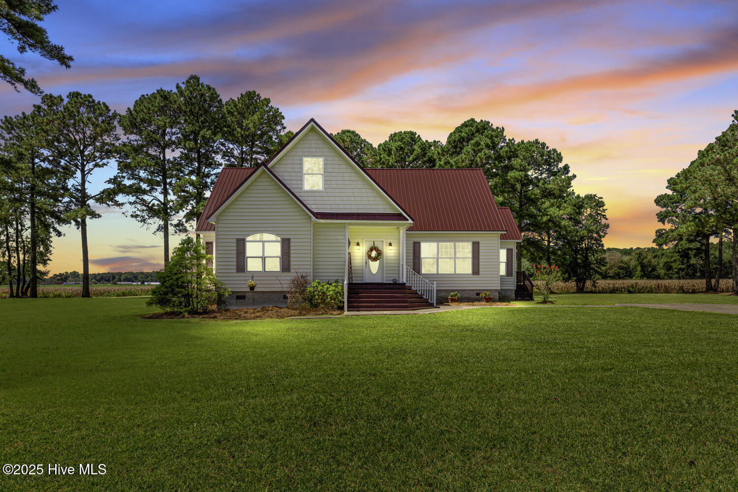 1560 Fountaintown Road Property Photo 1