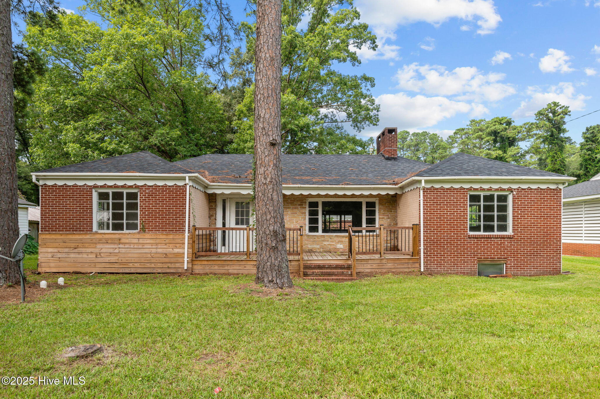 807 Roosevelt Avenue