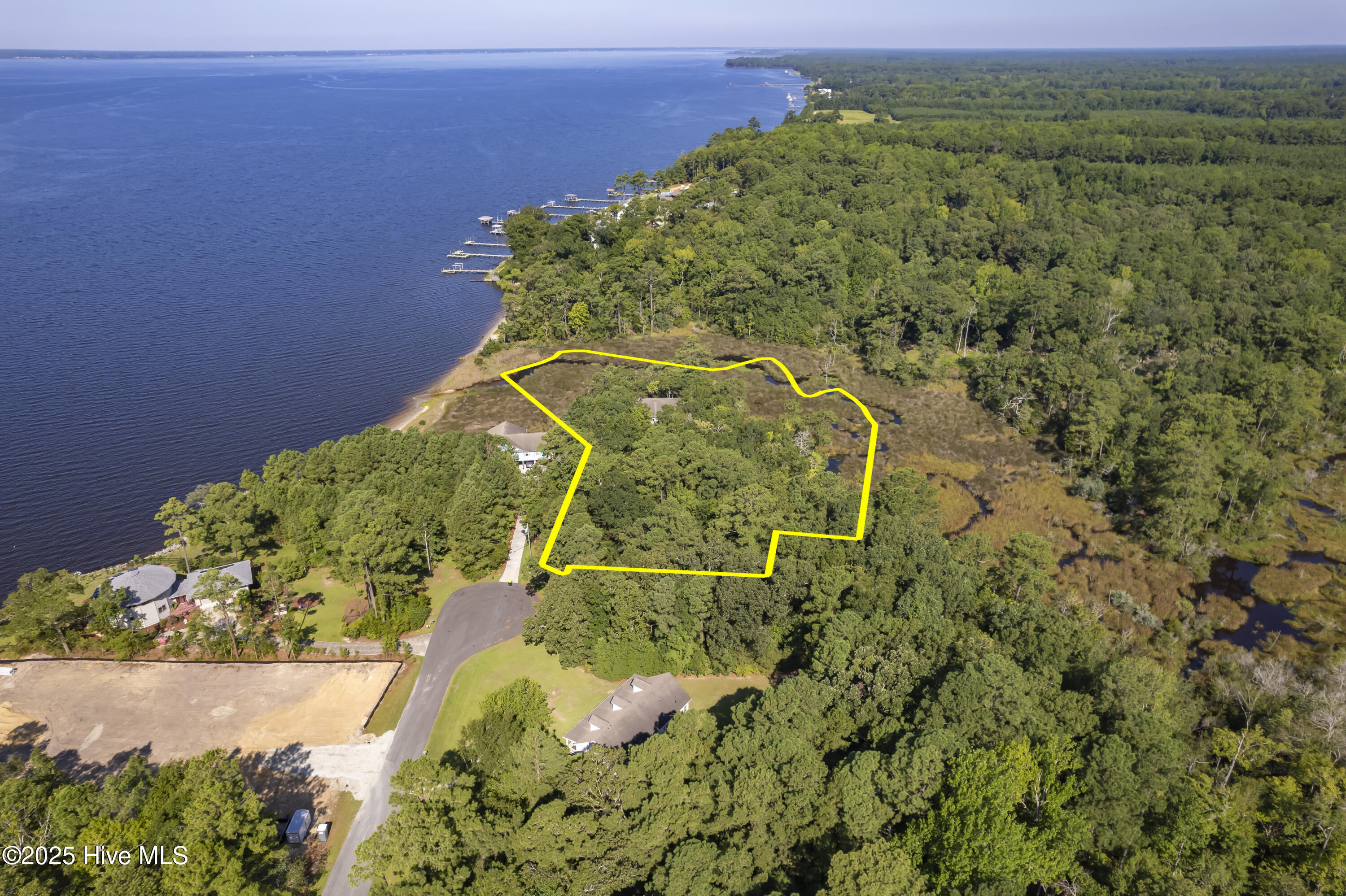 452 Indian Bluff Drive Property Photo 3
