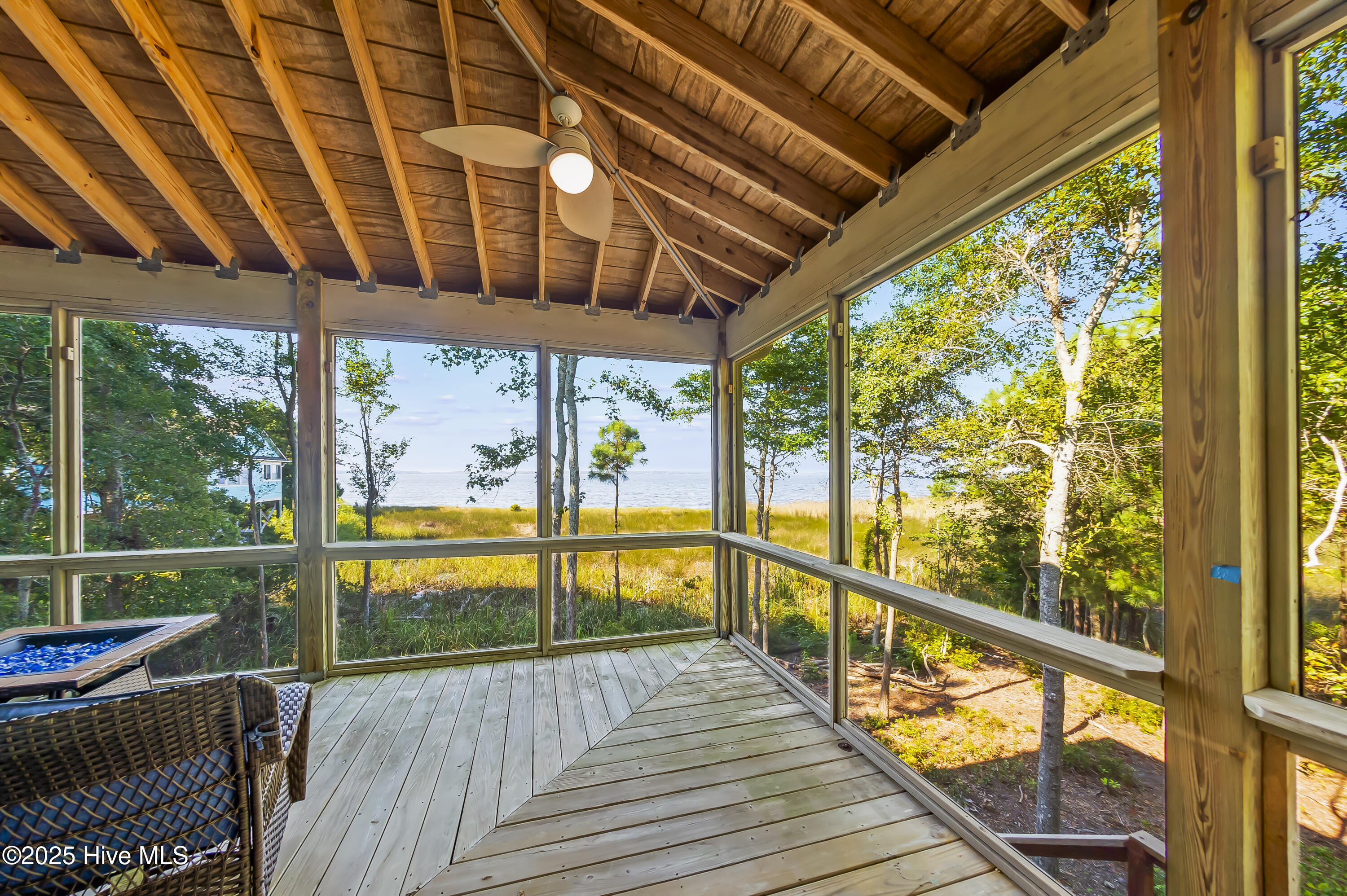 452 Indian Bluff Drive Property Photo 5