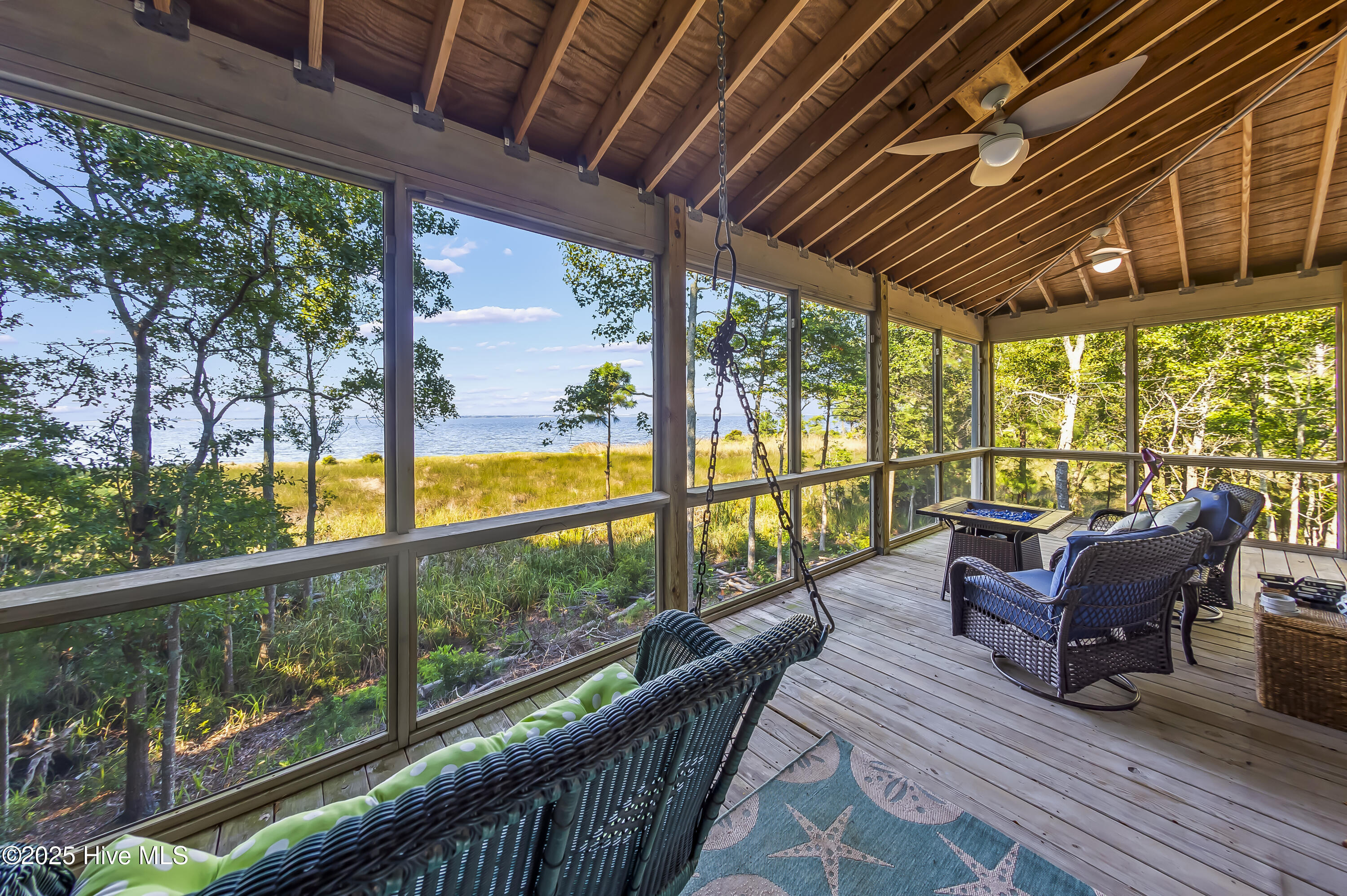 452 Indian Bluff Drive Property Photo 6
