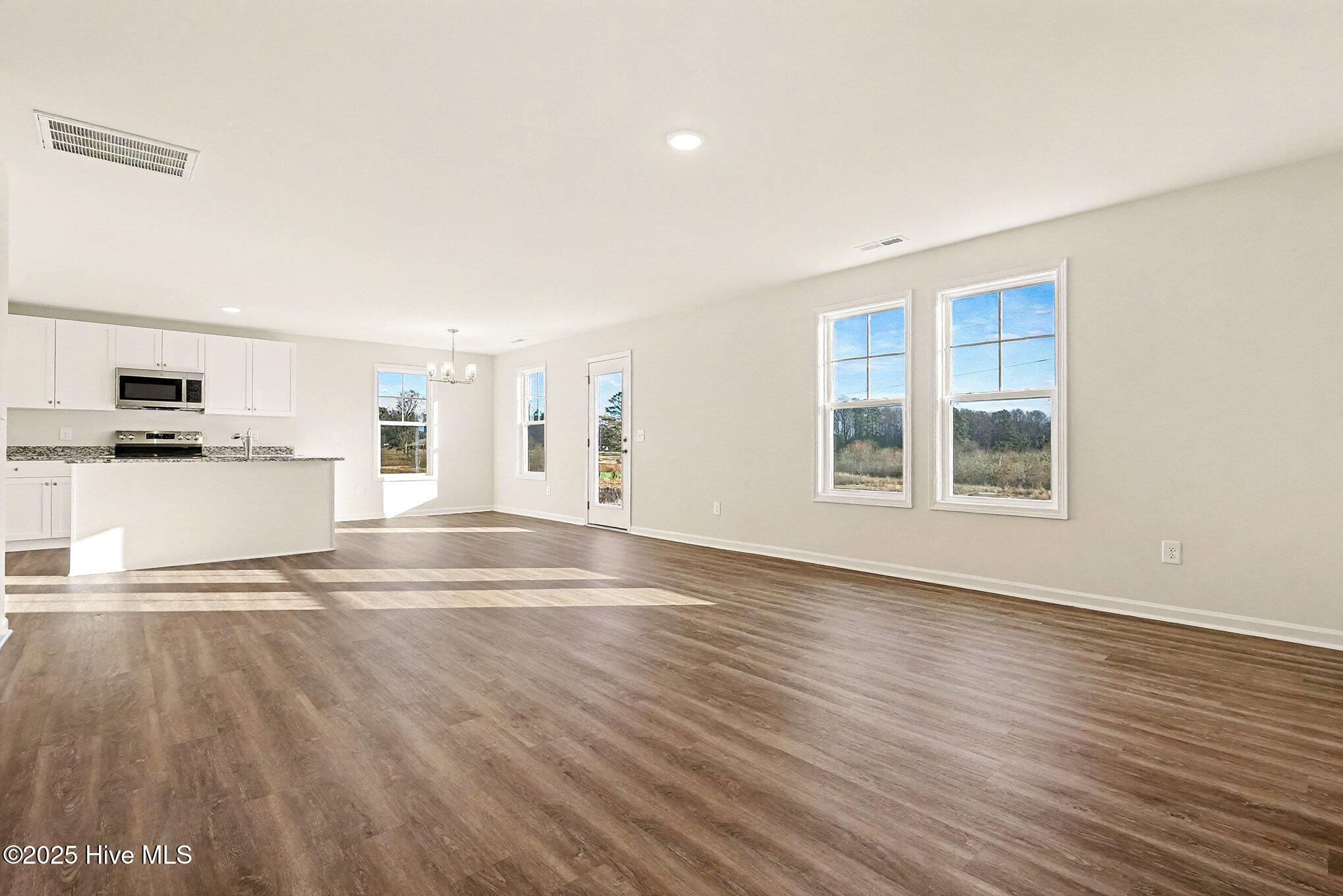 45 E Emily Gardens Drive Property Photo 6