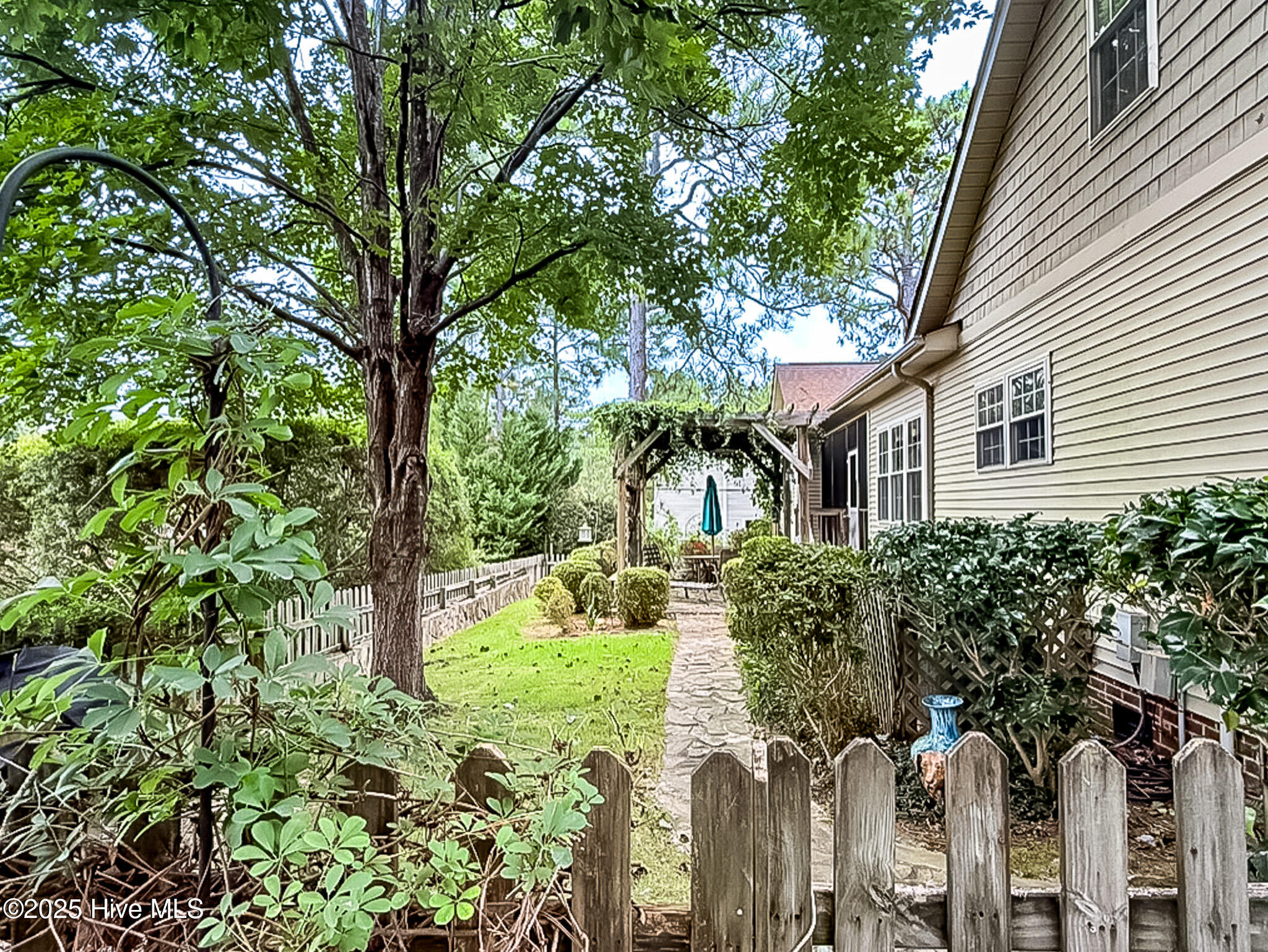 2 Troy Court Property Photo 8