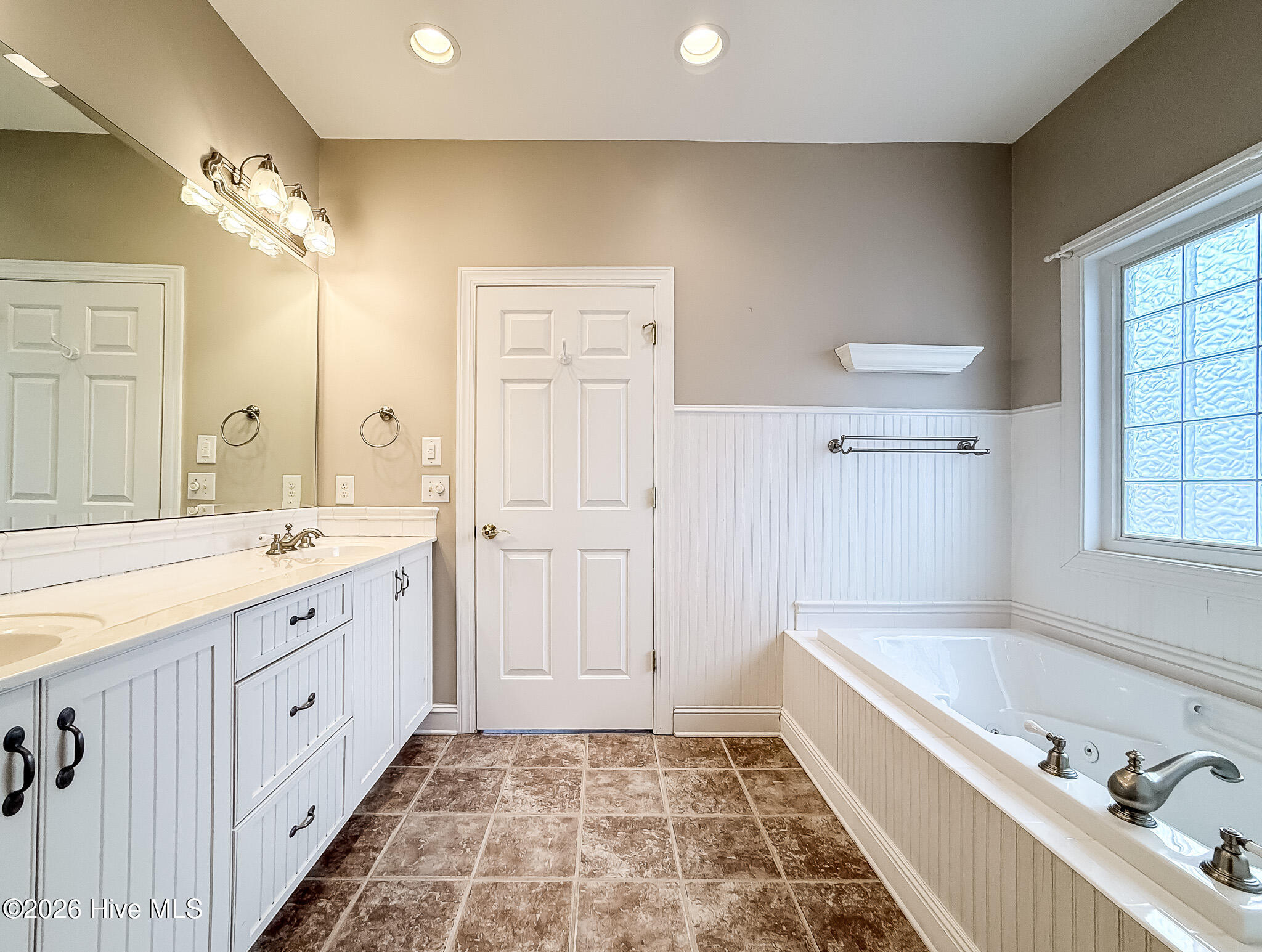 2 Troy Court Property Photo 46