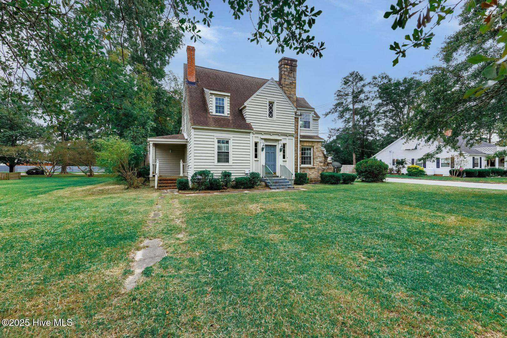 221 W Main Street Property Photo 1