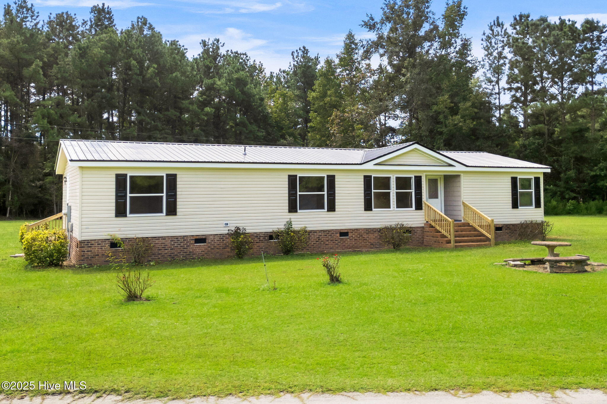 137 Gores Drive Property Photo 1