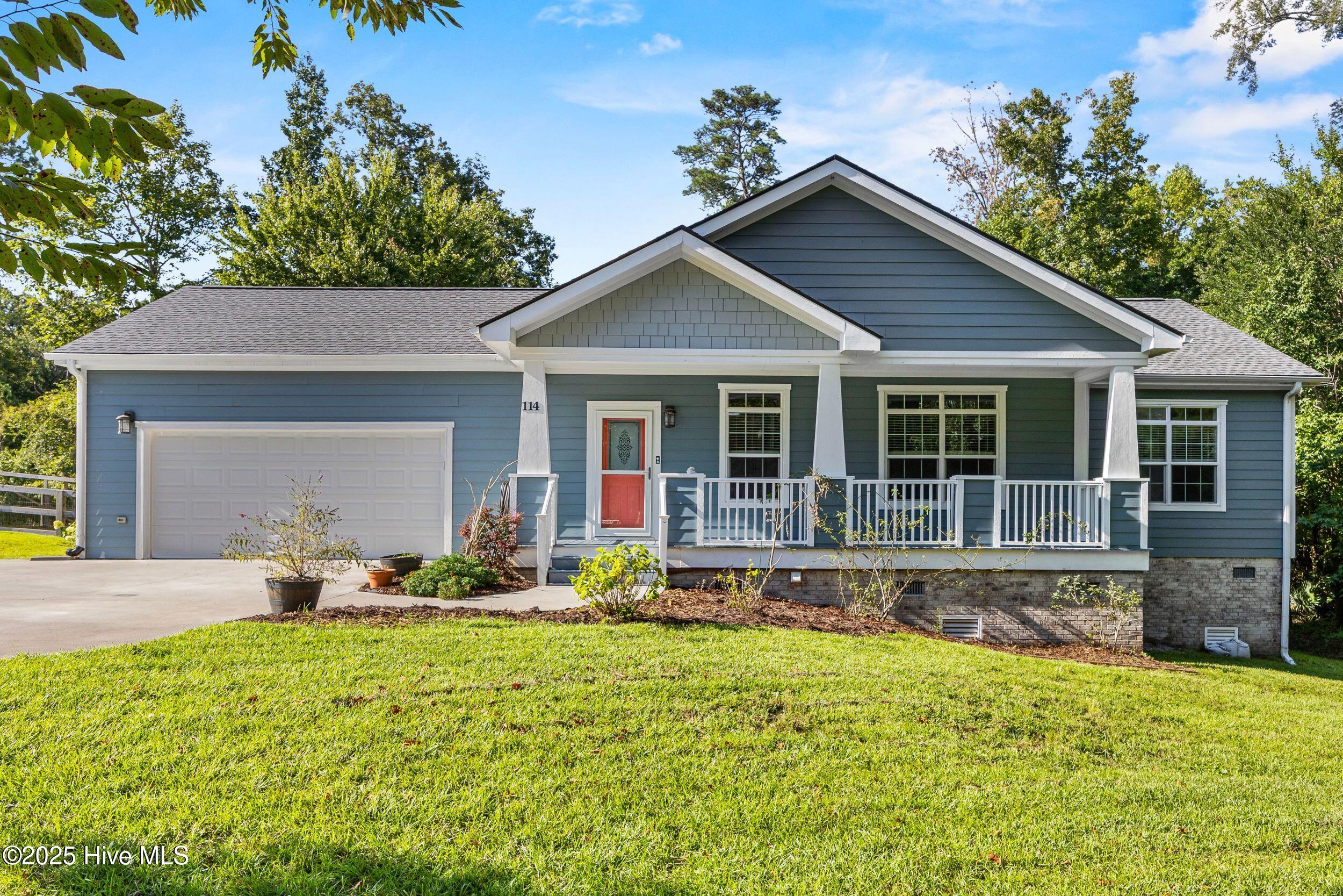 114 Lands End Court Property Photo 1