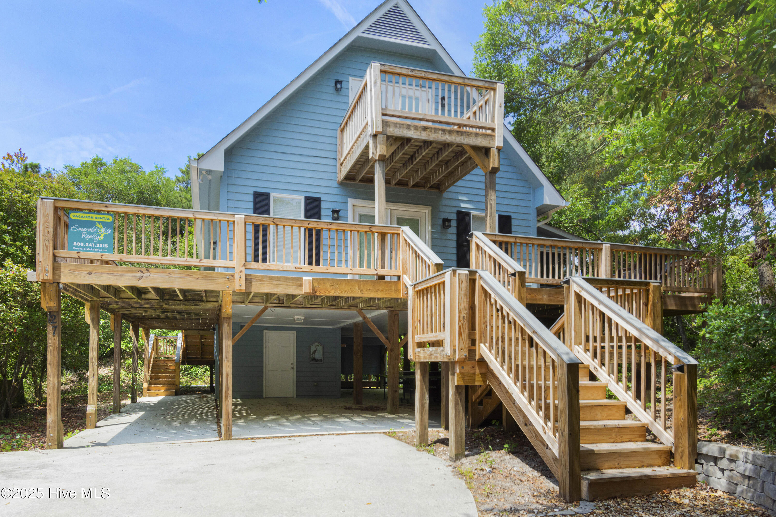 127 Sand Castle Drive Property Photo 1