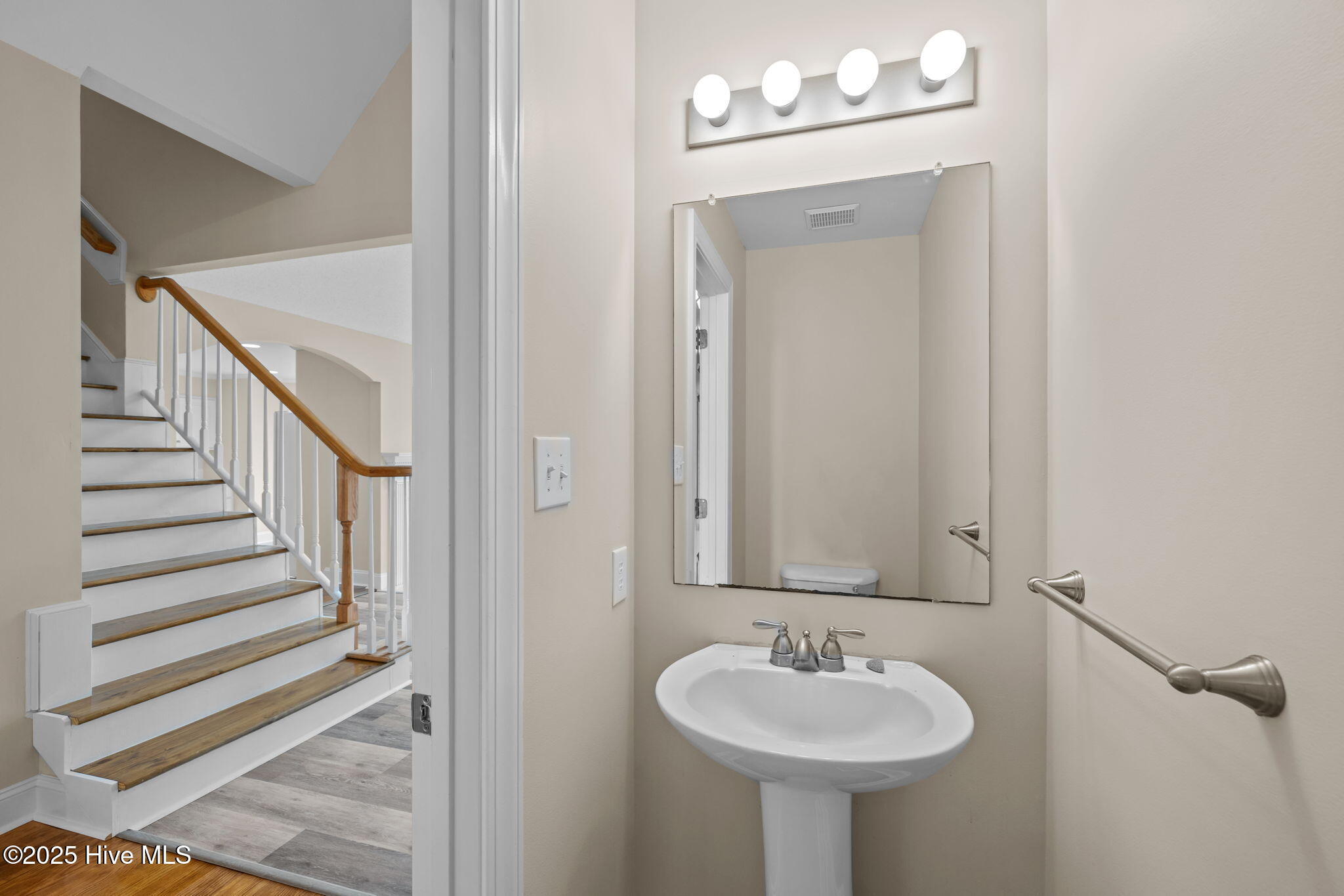 107 Magens Way Property Photo 8