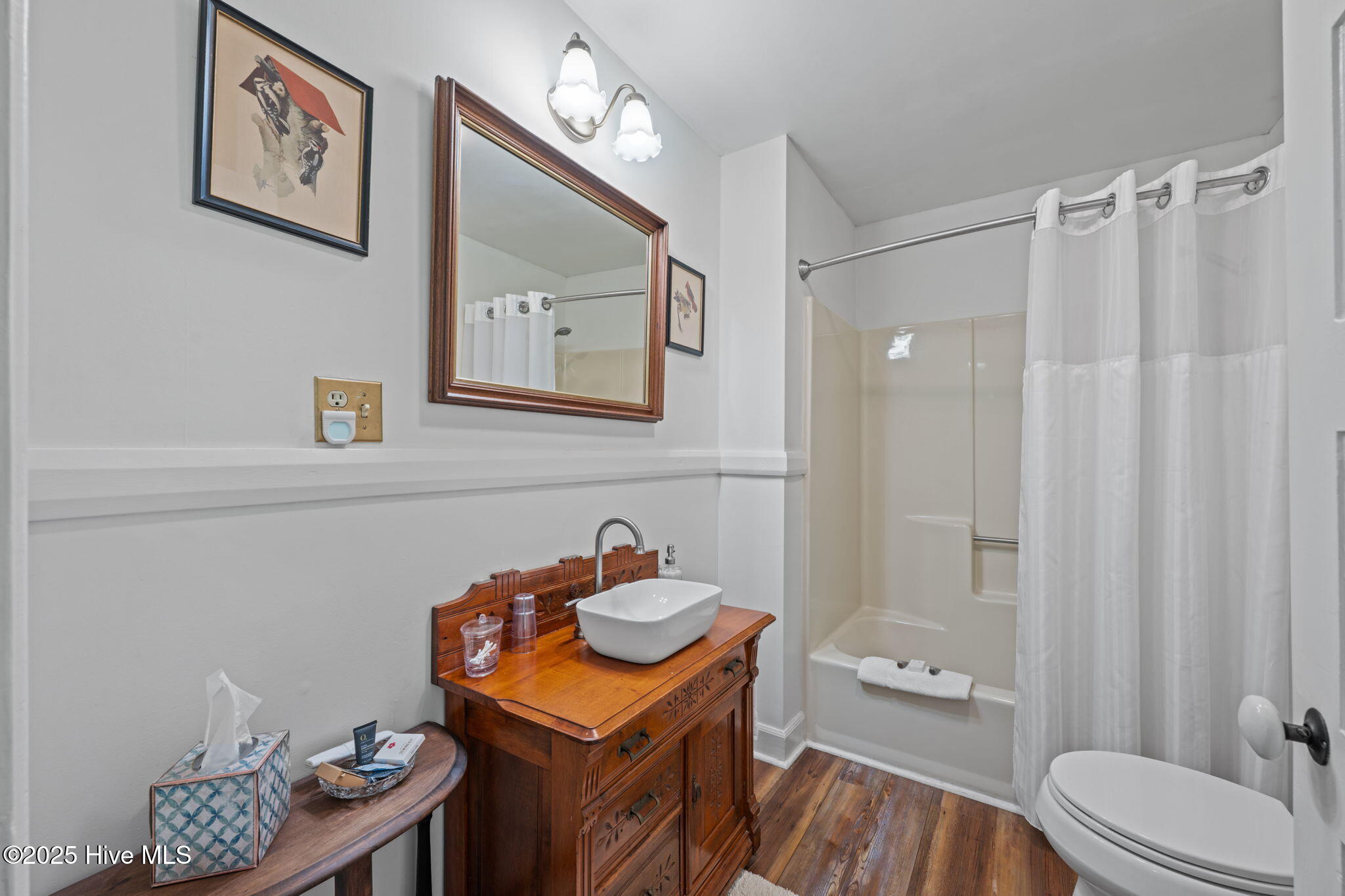 215 Pollock Street Property Photo 33