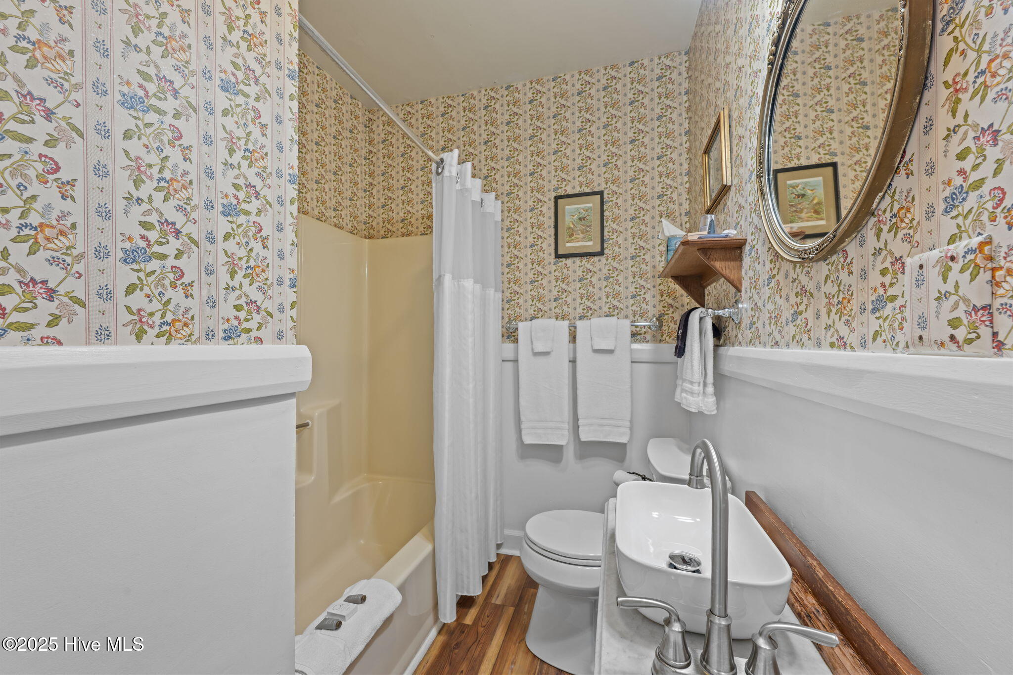 215 Pollock Street Property Photo 45