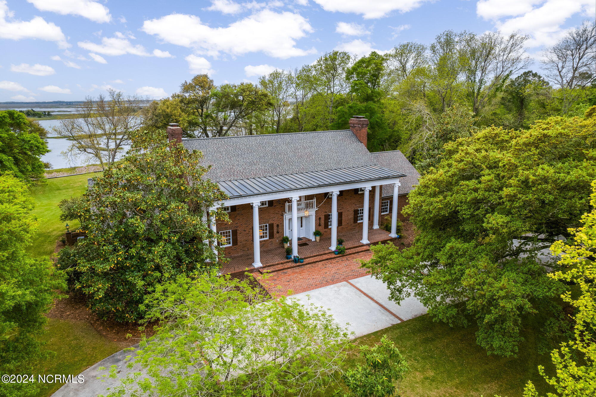 130 Harbour Drive Property Photo 1