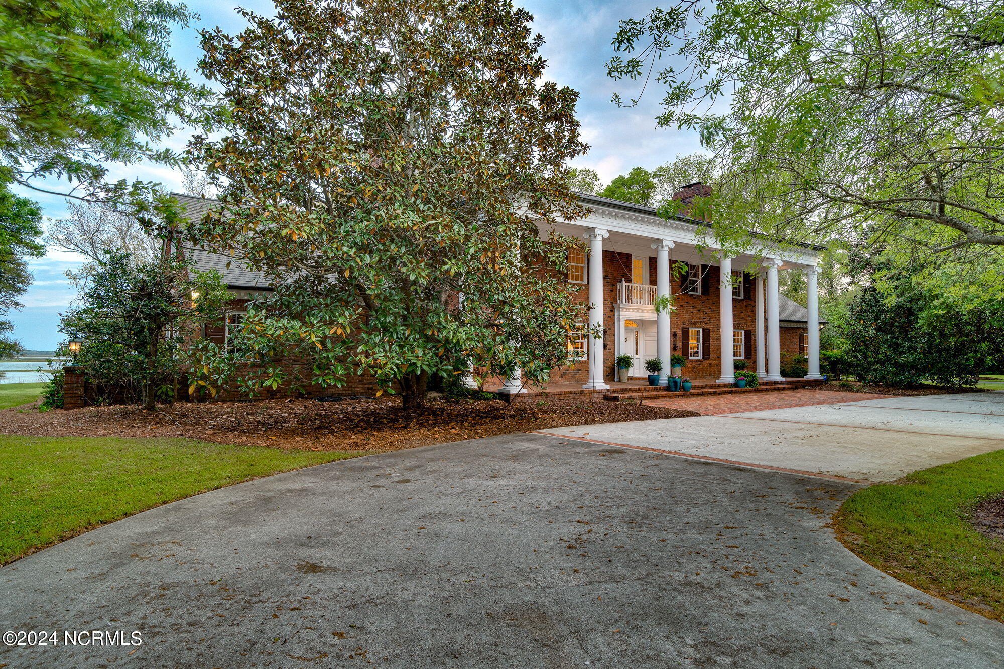 130 Harbour Drive Property Photo 8