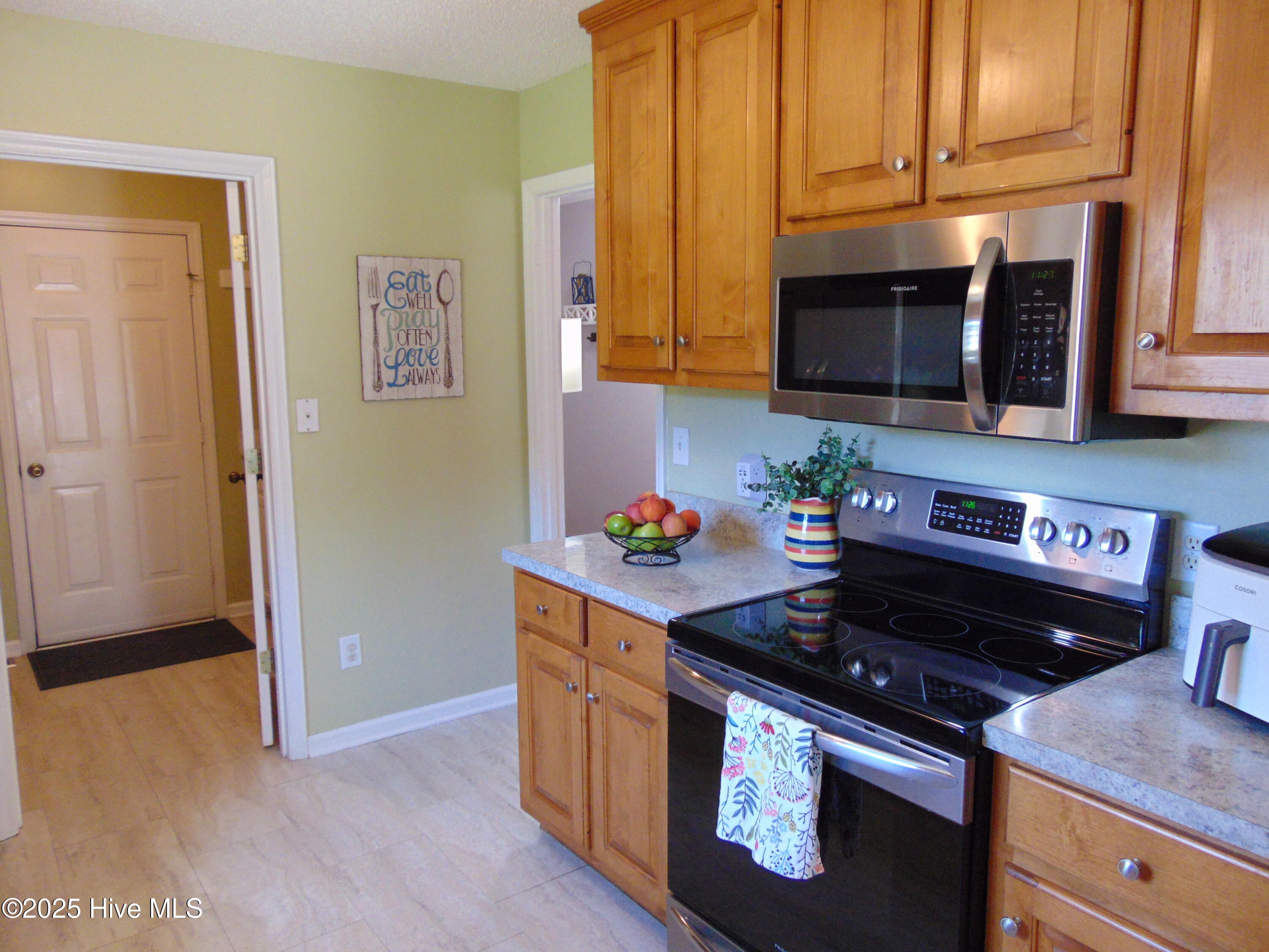 15 Gina Lee Terrace Property Photo 18