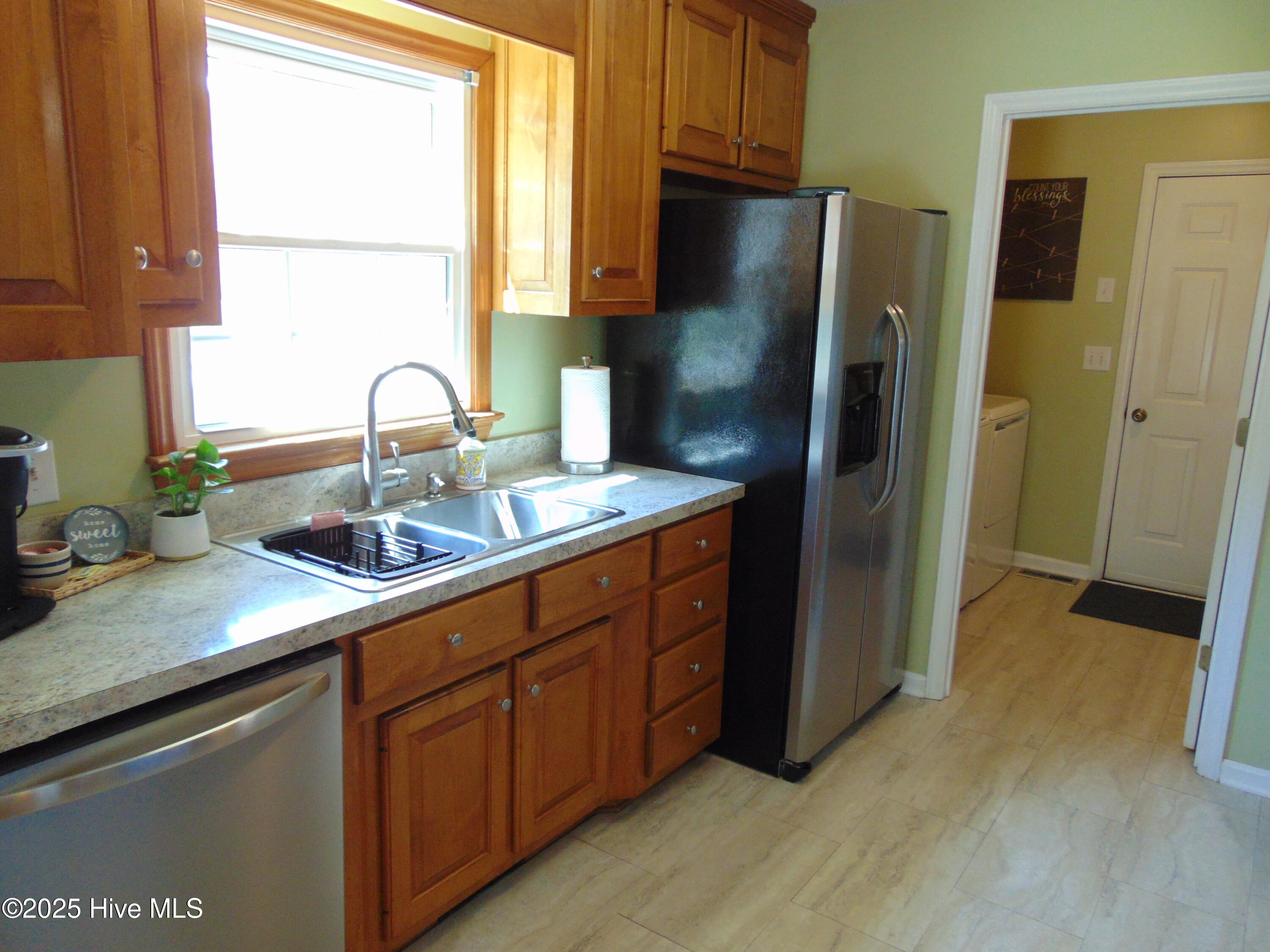 15 Gina Lee Terrace Property Photo 19