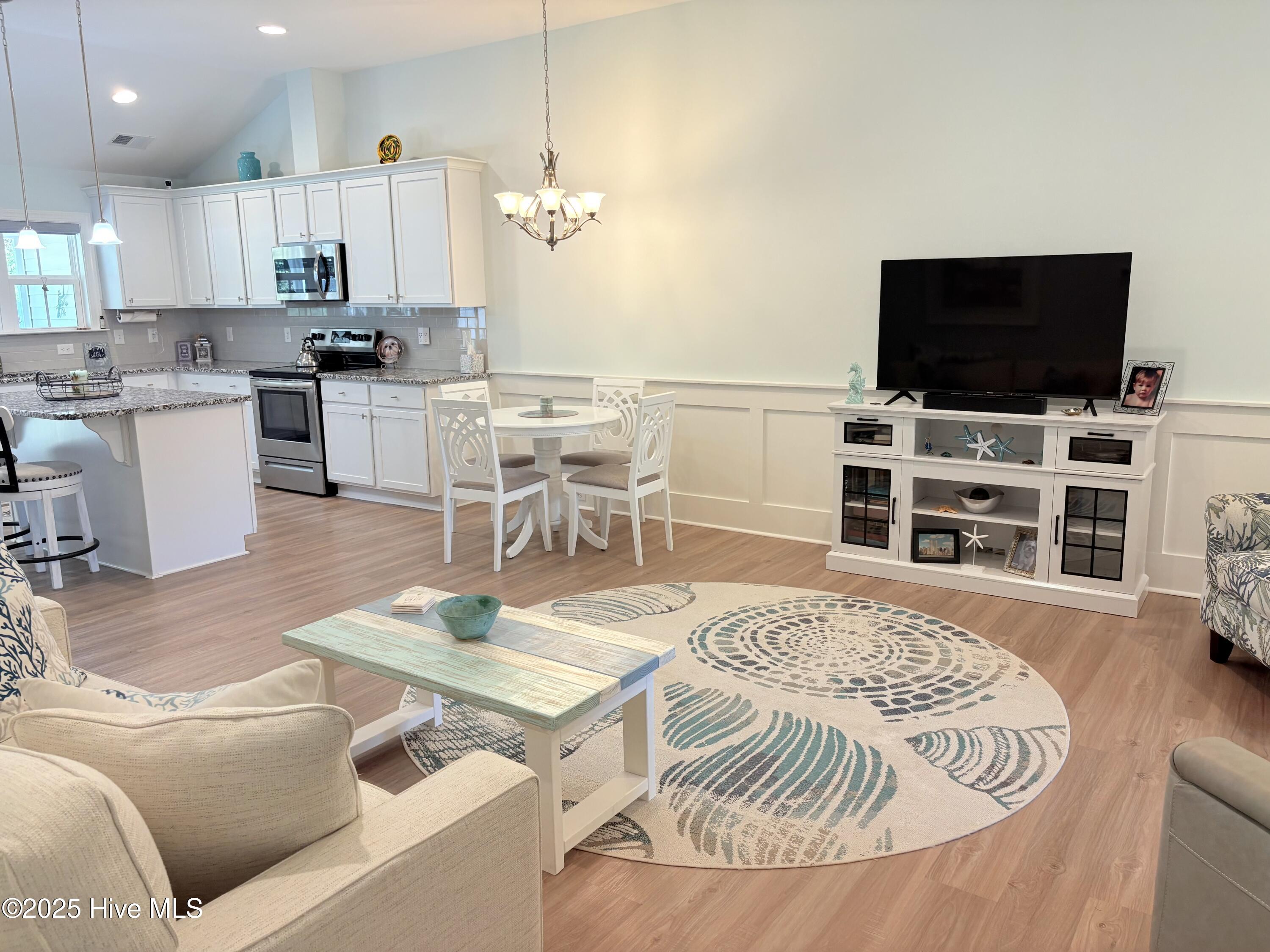 1272 Marsilio Lane Unit A Property Photo 11