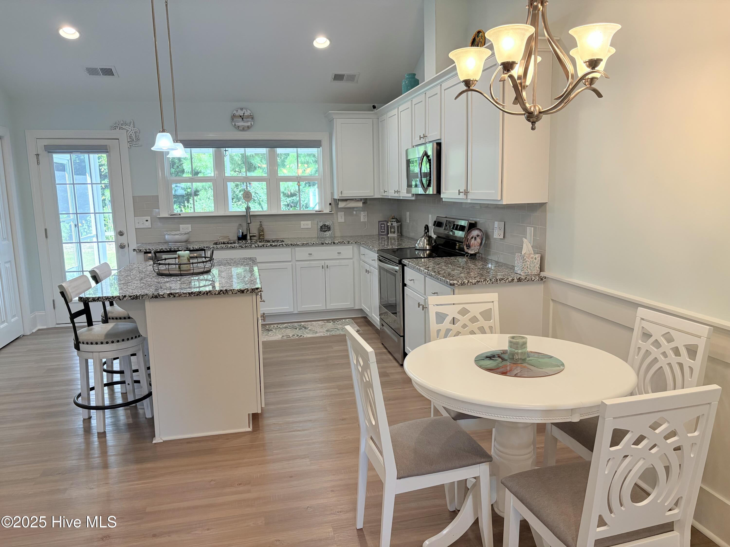 1272 Marsilio Lane Unit A Property Photo 12