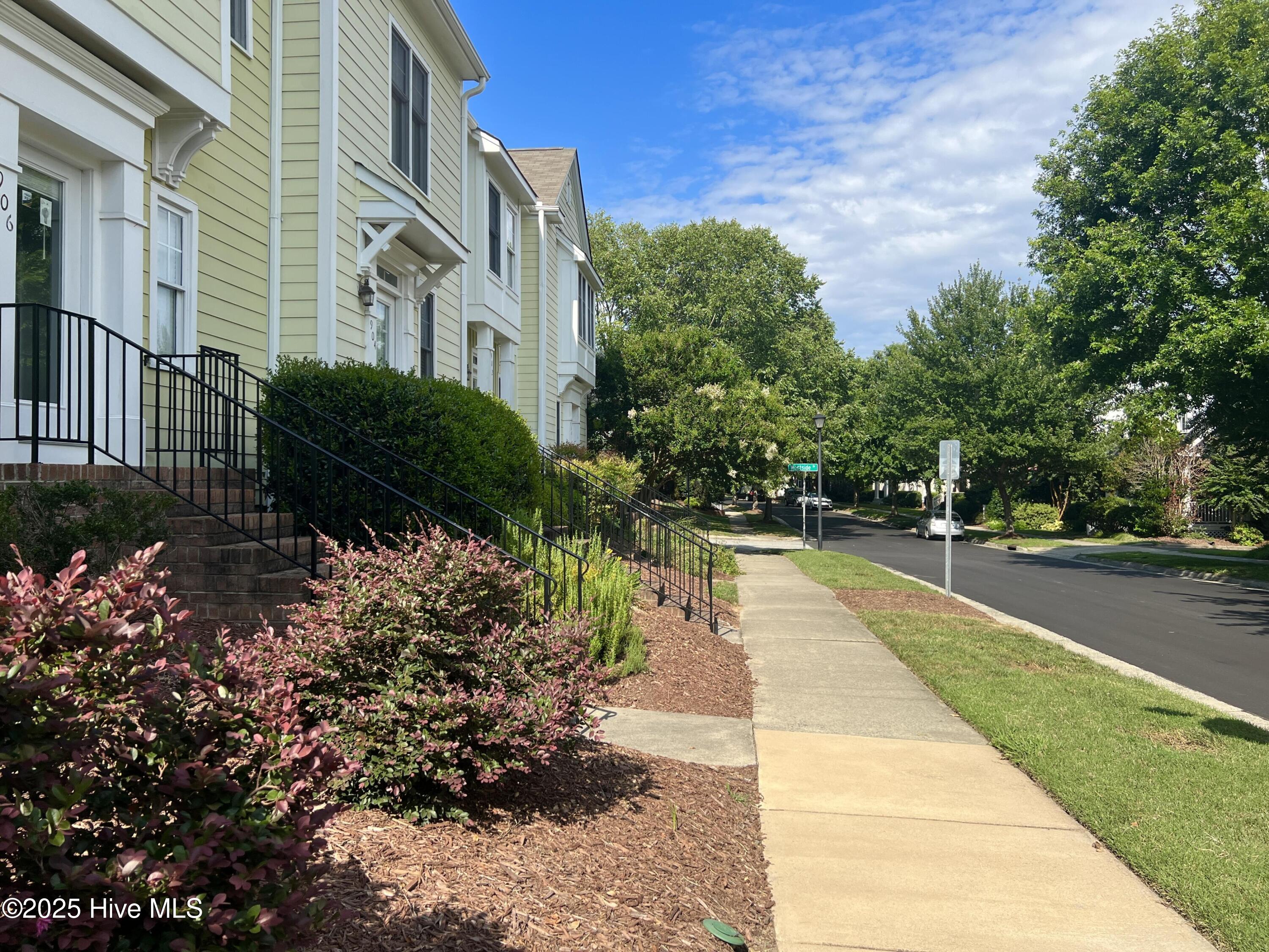 910 Highgrove Drive Property Photo 1