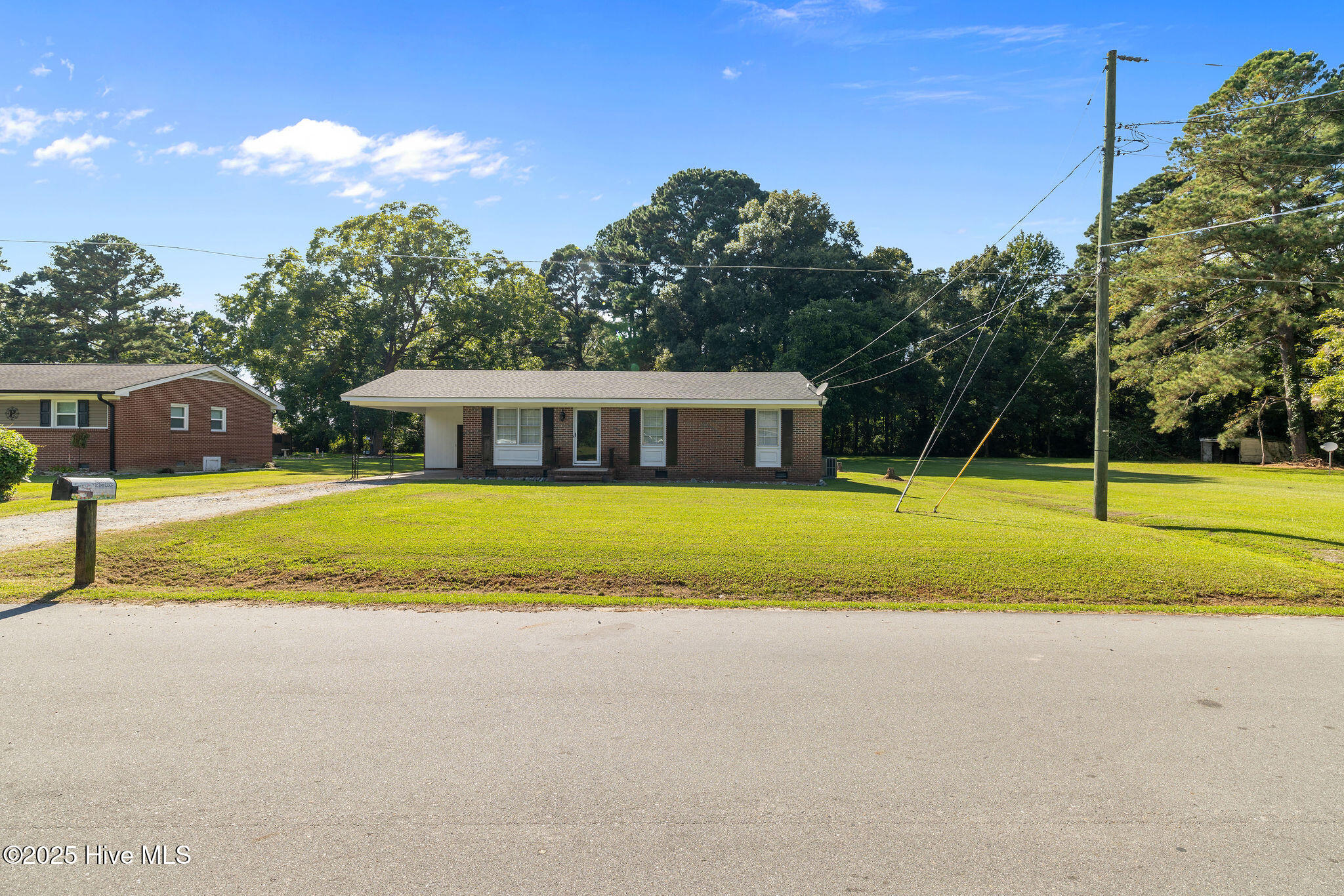 227 Belfast Avenue Property Photo 1