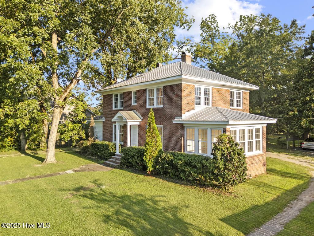 860 Main Street Property Photo 1