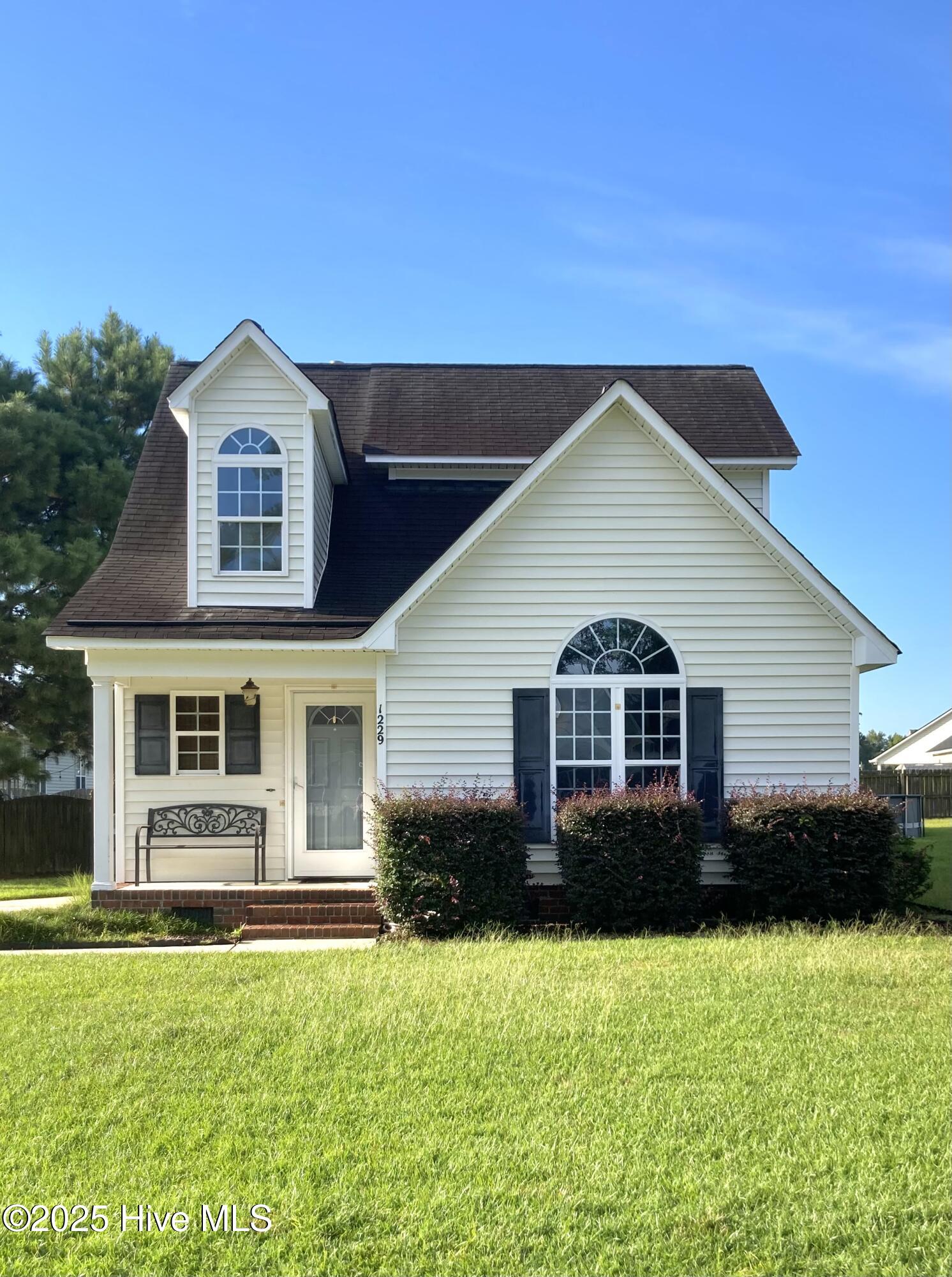 1229 Ashmoor Lane Property Photo 1