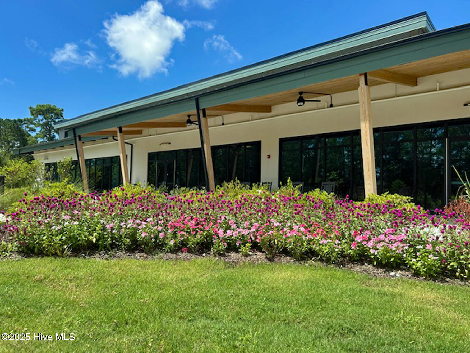 6452 Kirkwall Point Property Photo 14