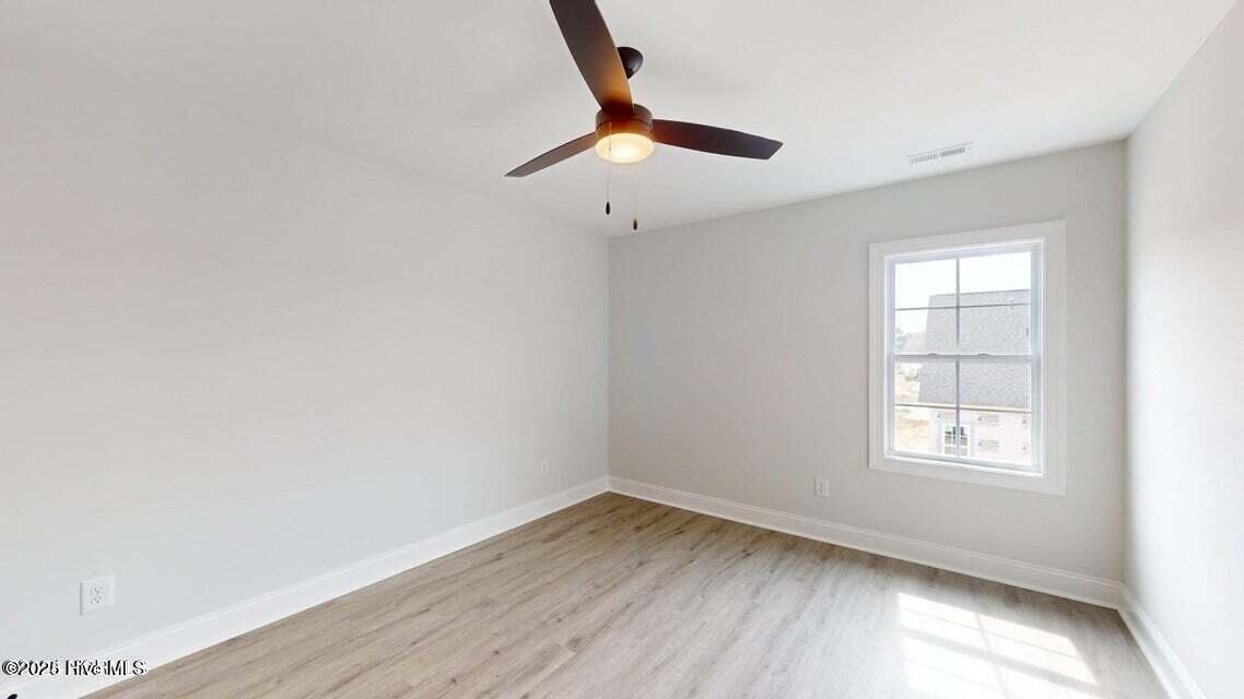 2001 Newbury Way B Property Photo 12