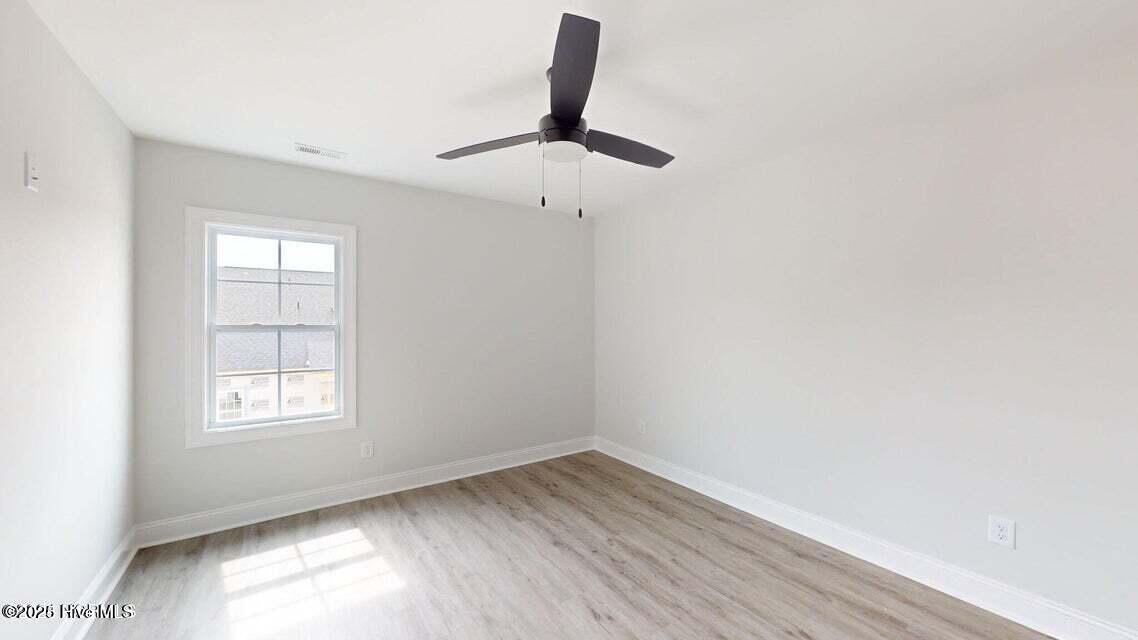 2001 Newbury Way B Property Photo 14