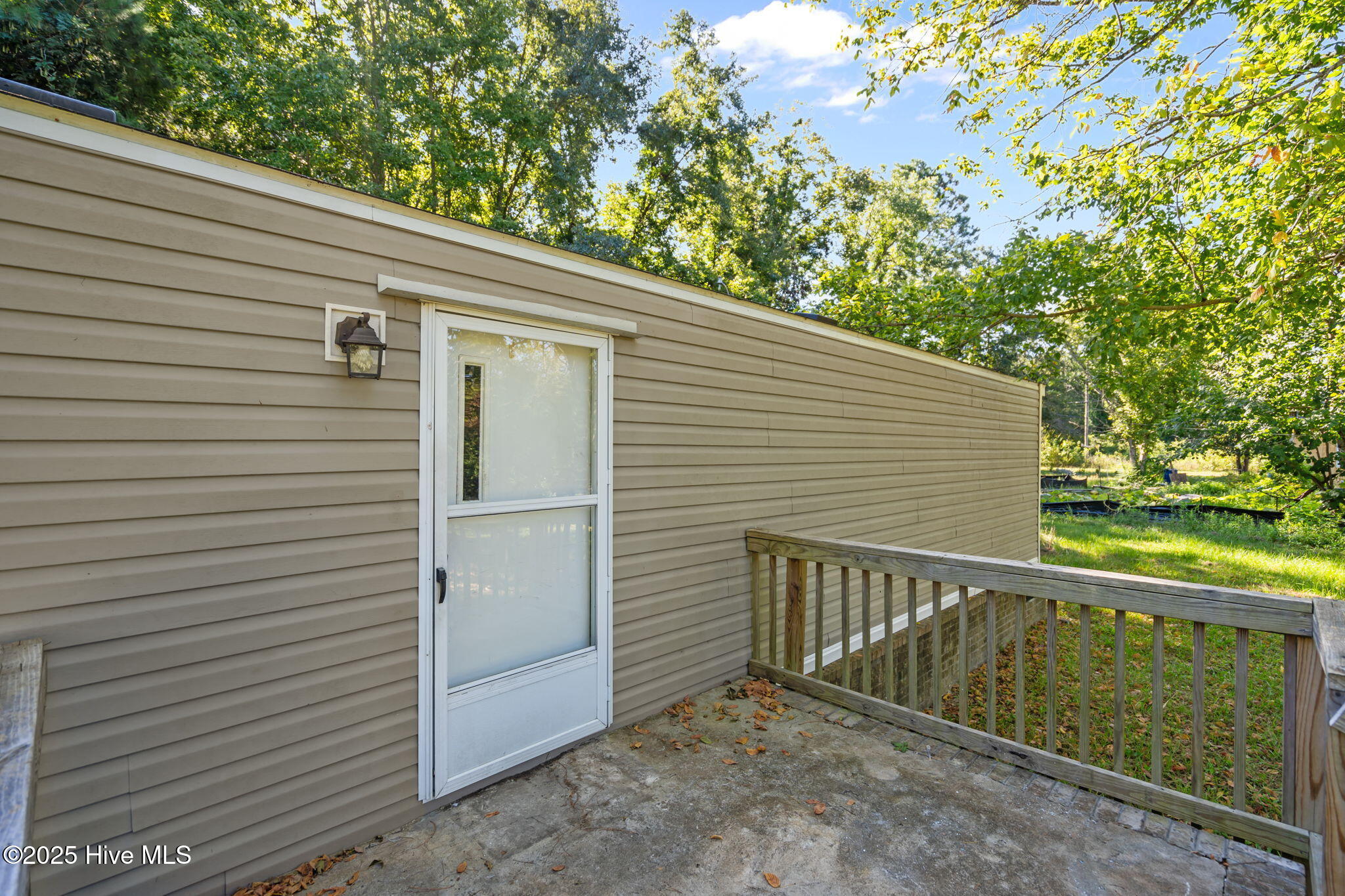 120 8th Street Property Photo 4