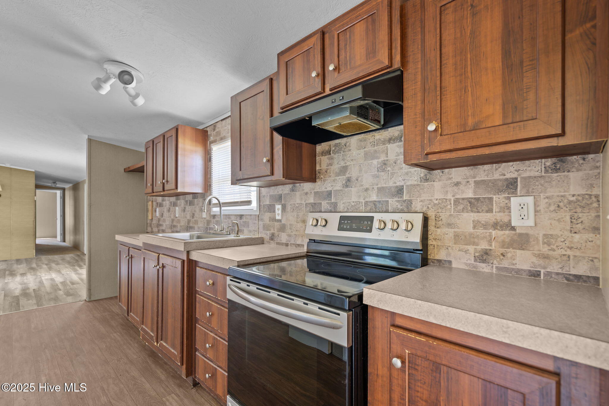 120 8th Street Property Photo 14